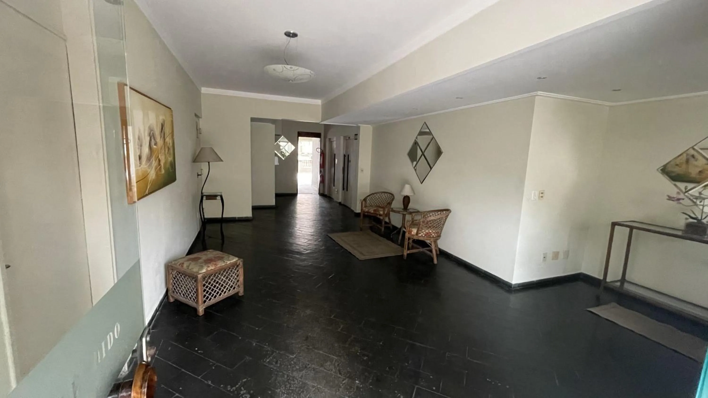 Facade/entrance in Na Enseada c/ Wifi e Ar-Cond.