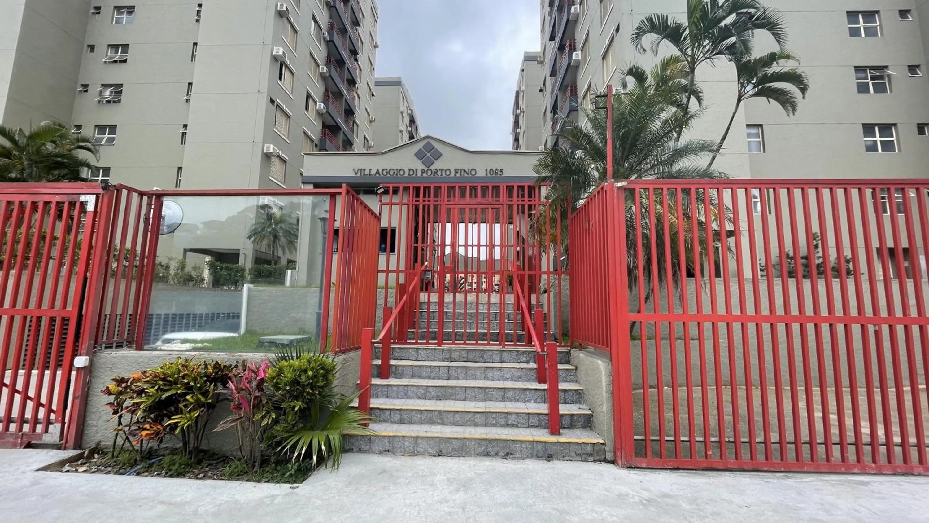 Facade/entrance in Na Enseada c/ Wifi e Ar-Cond.