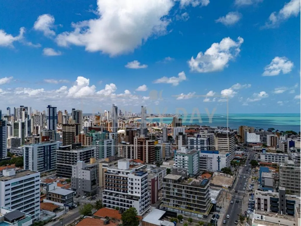 Urban 750 by Day by Day