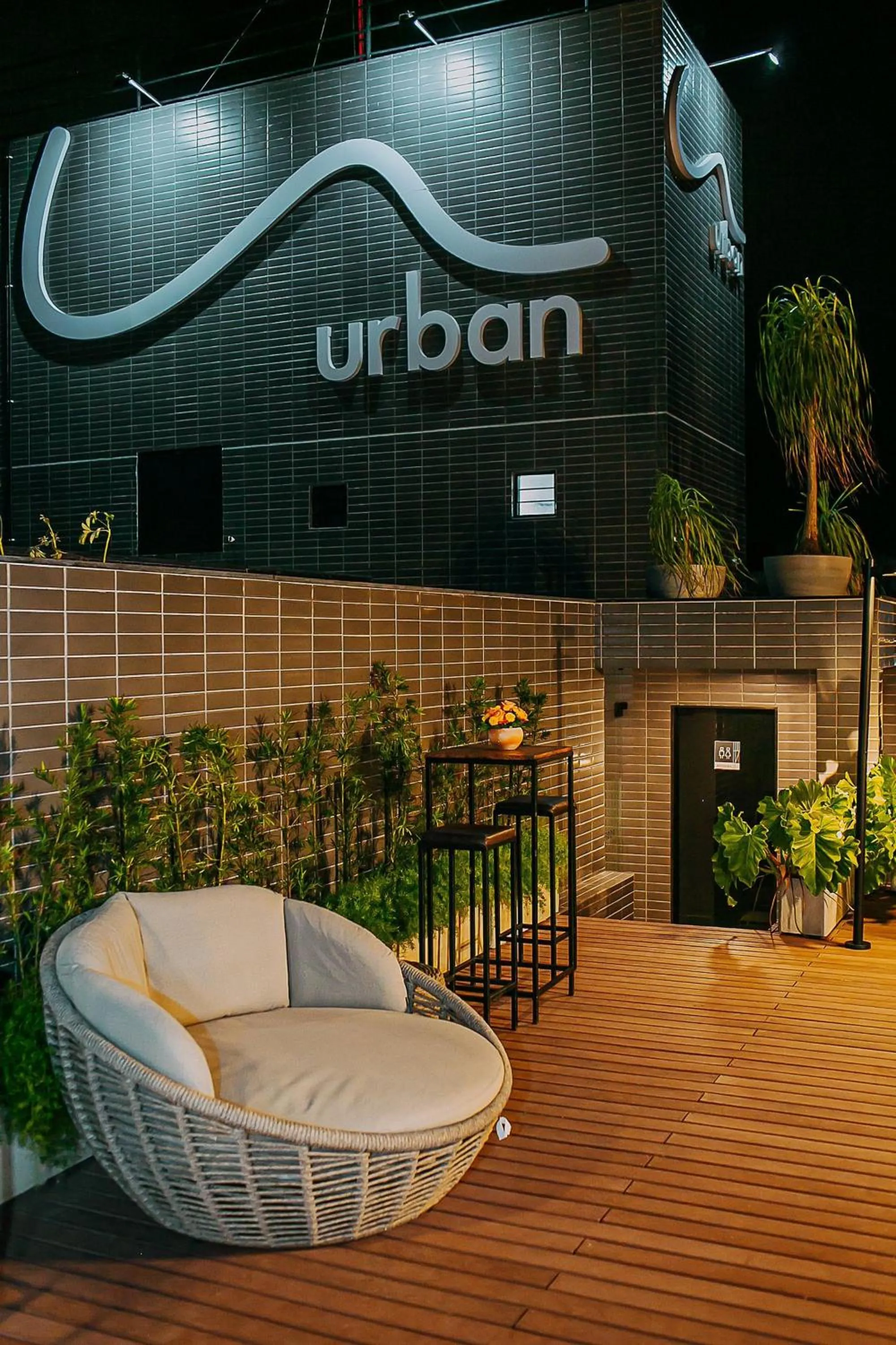 Balcony/Terrace in Urban 750 by Day by Day