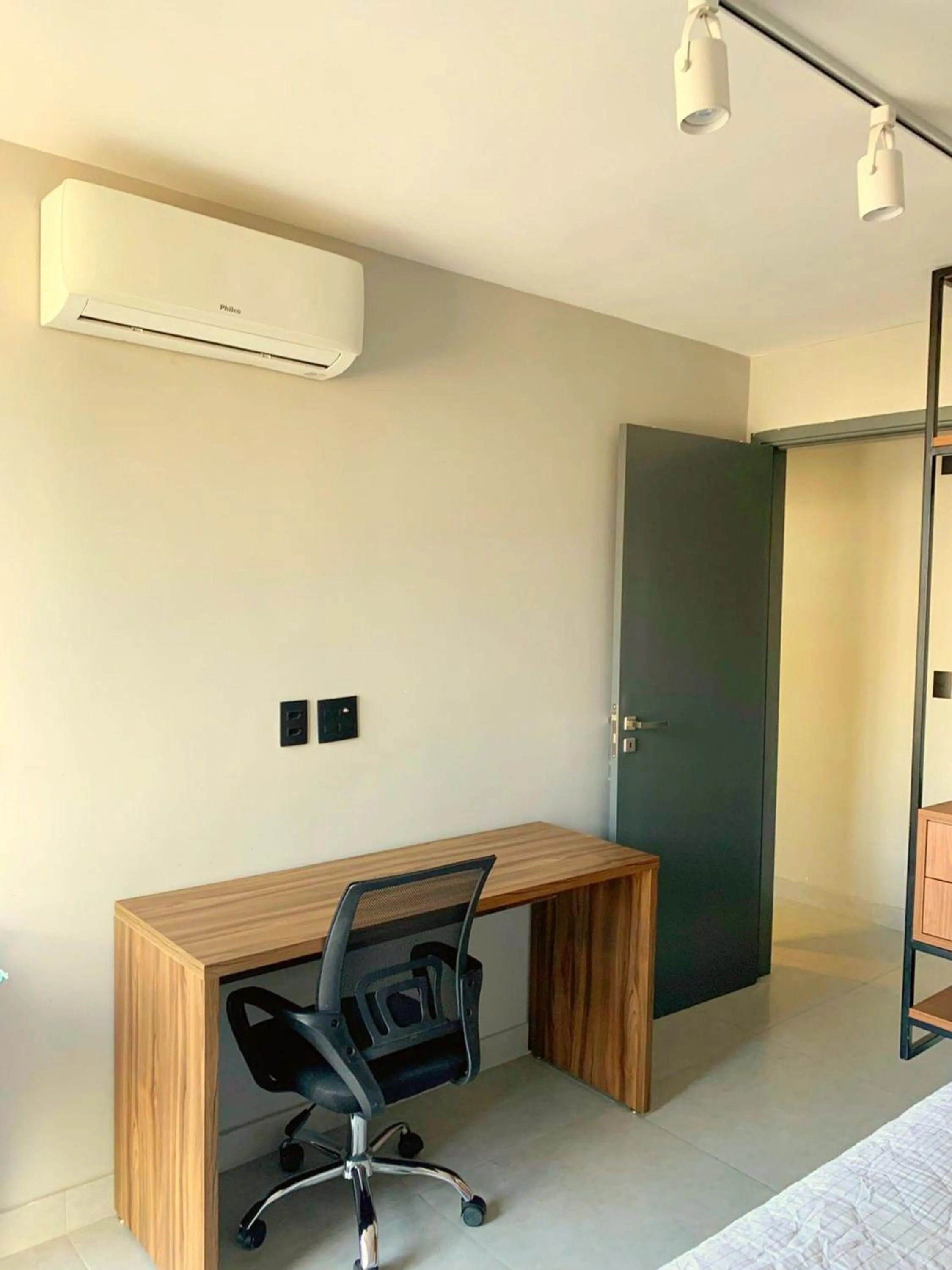 Urban 750 by Day by Day