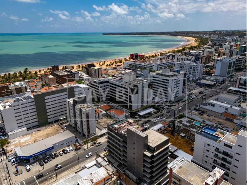 Urban 750 by Day by Day