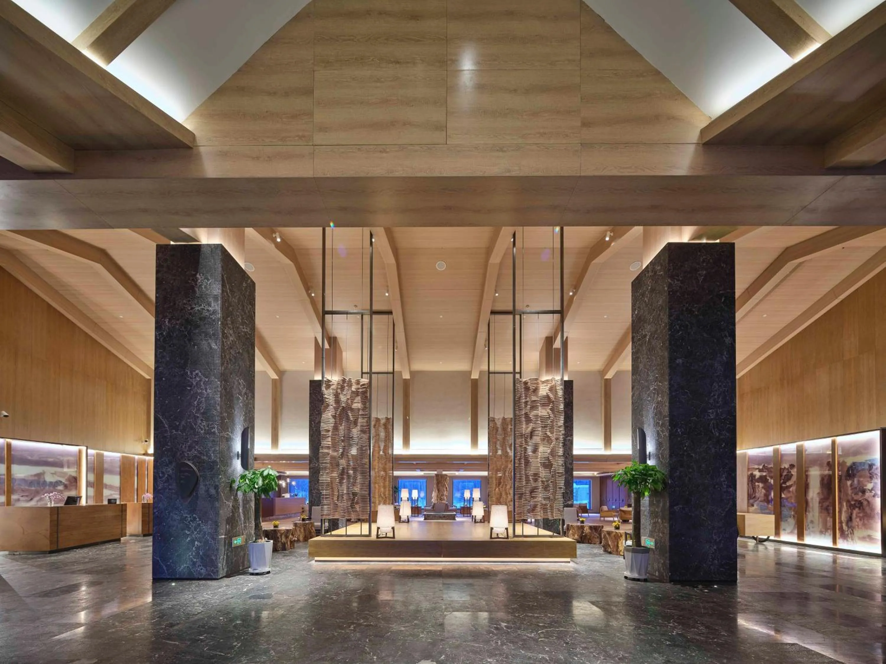 Lobby or reception in DoubleTree by Hilton Changbaishan Hot Spring