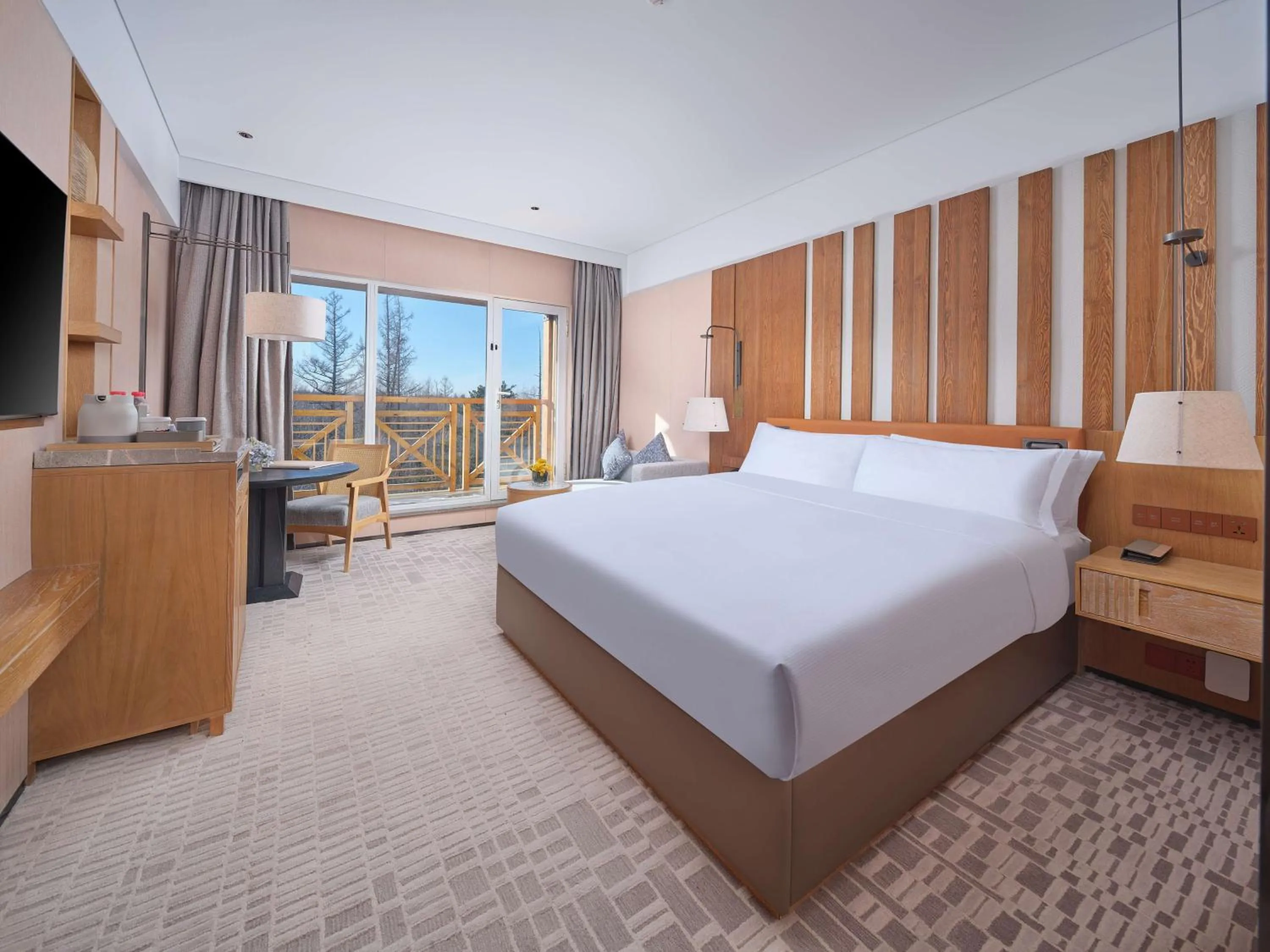 Bed in DoubleTree by Hilton Changbaishan Hot Spring