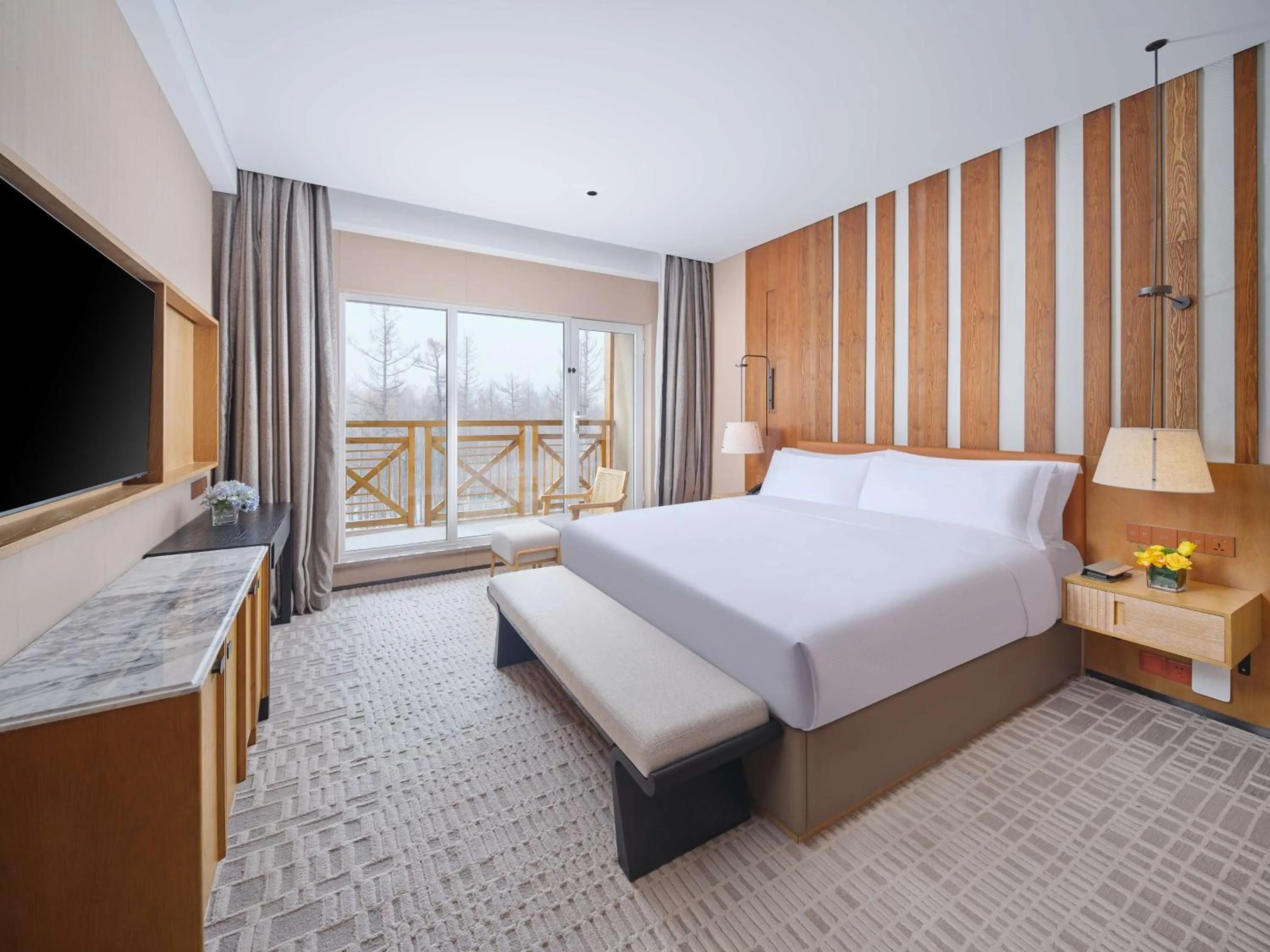 Bed in DoubleTree by Hilton Changbaishan Hot Spring