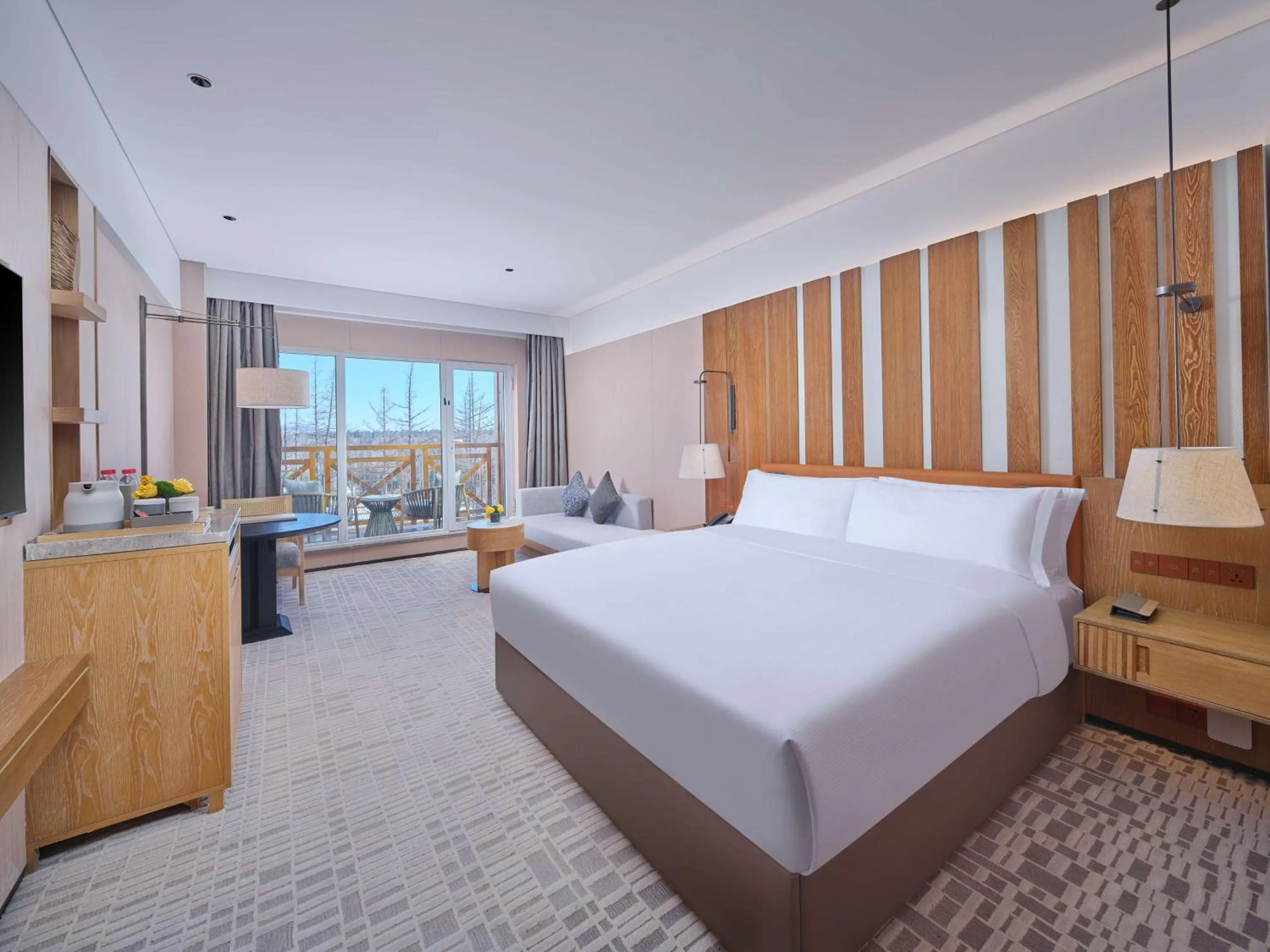 Living room, Bed in DoubleTree by Hilton Changbaishan Hot Spring