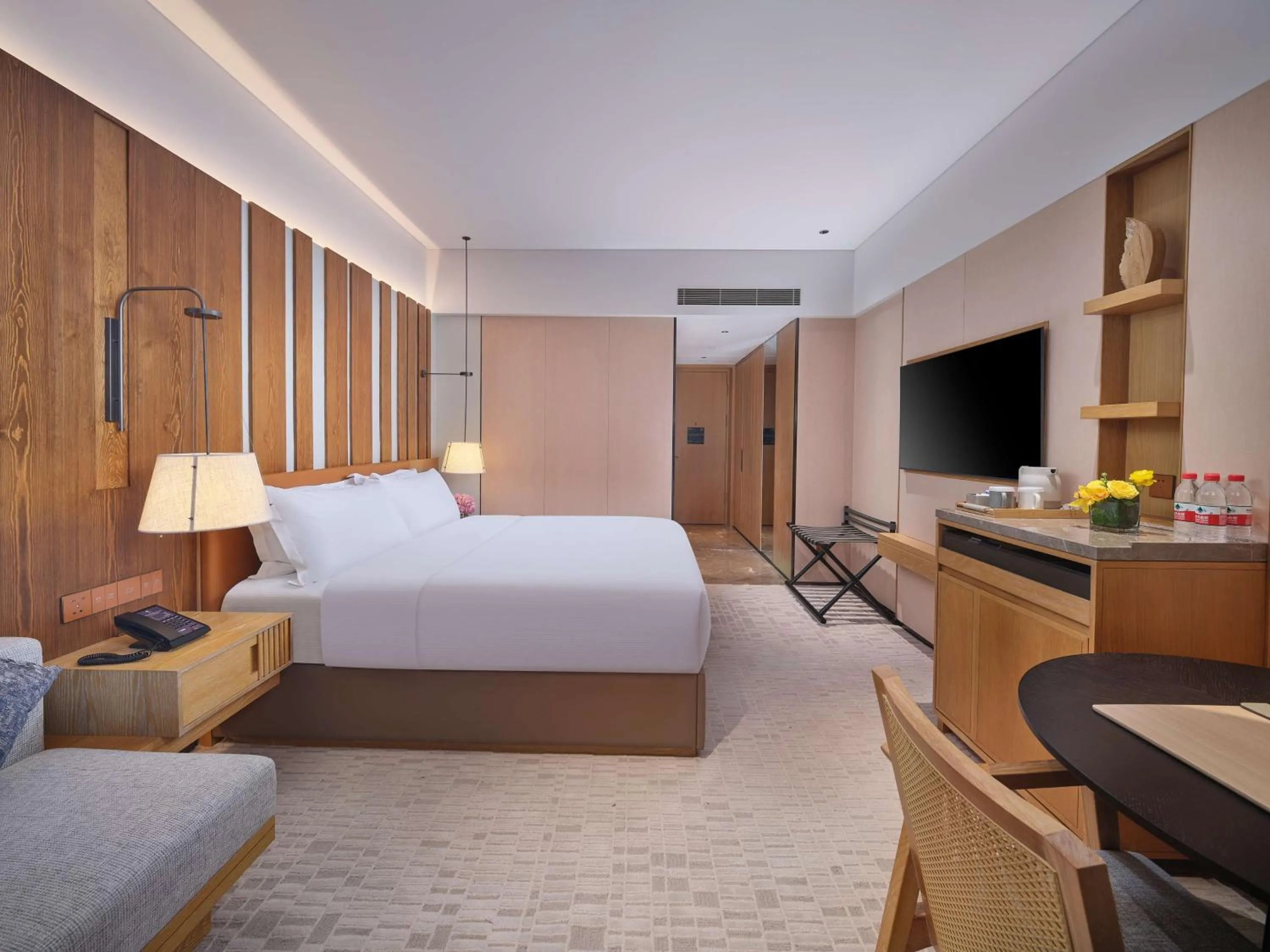 Bed in DoubleTree by Hilton Changbaishan Hot Spring