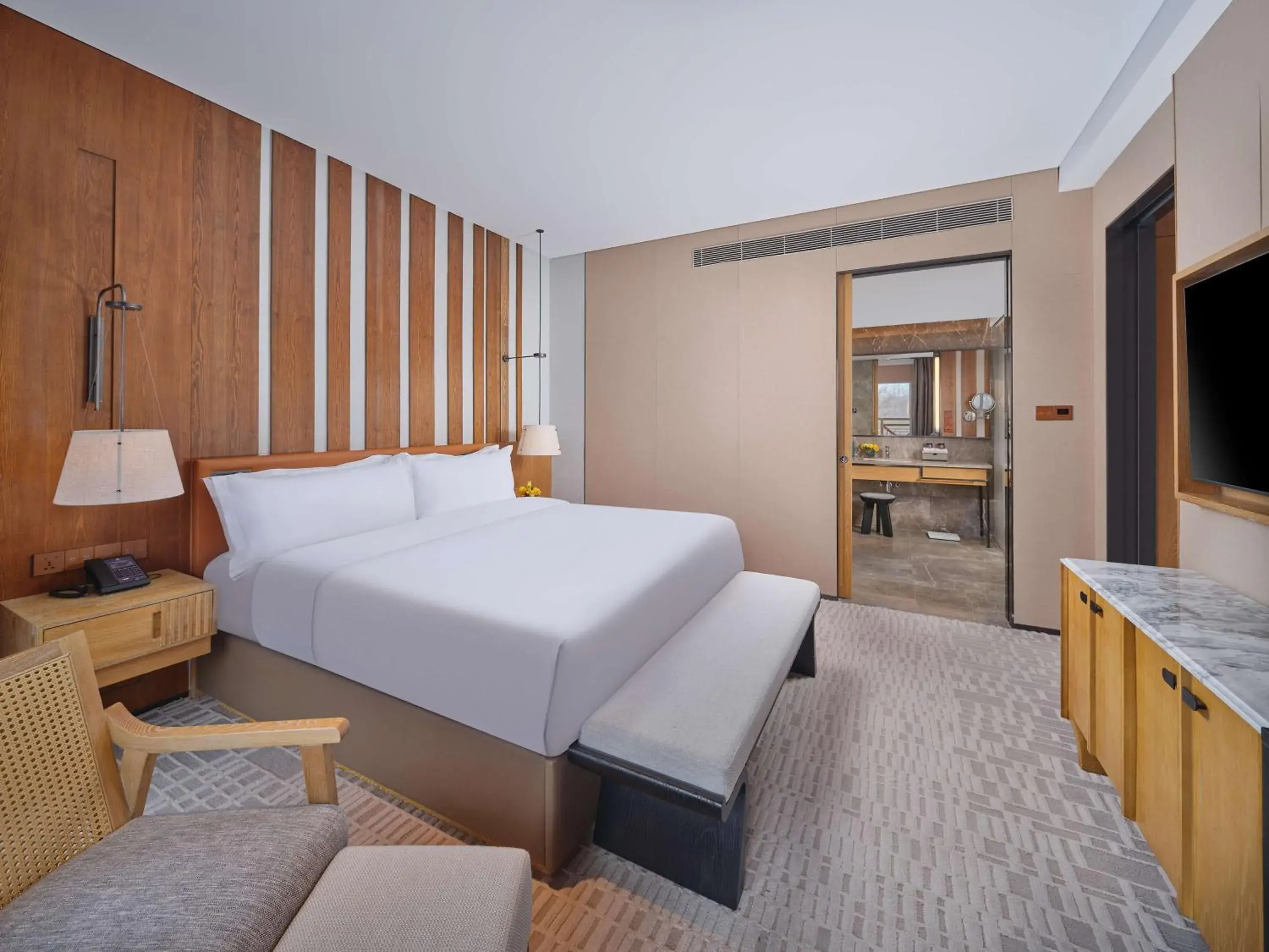 Deluxe King Suite in DoubleTree by Hilton Changbaishan Hot Spring Deluxe King Suite in DoubleTree by Hilton Changbaishan Hot Spring