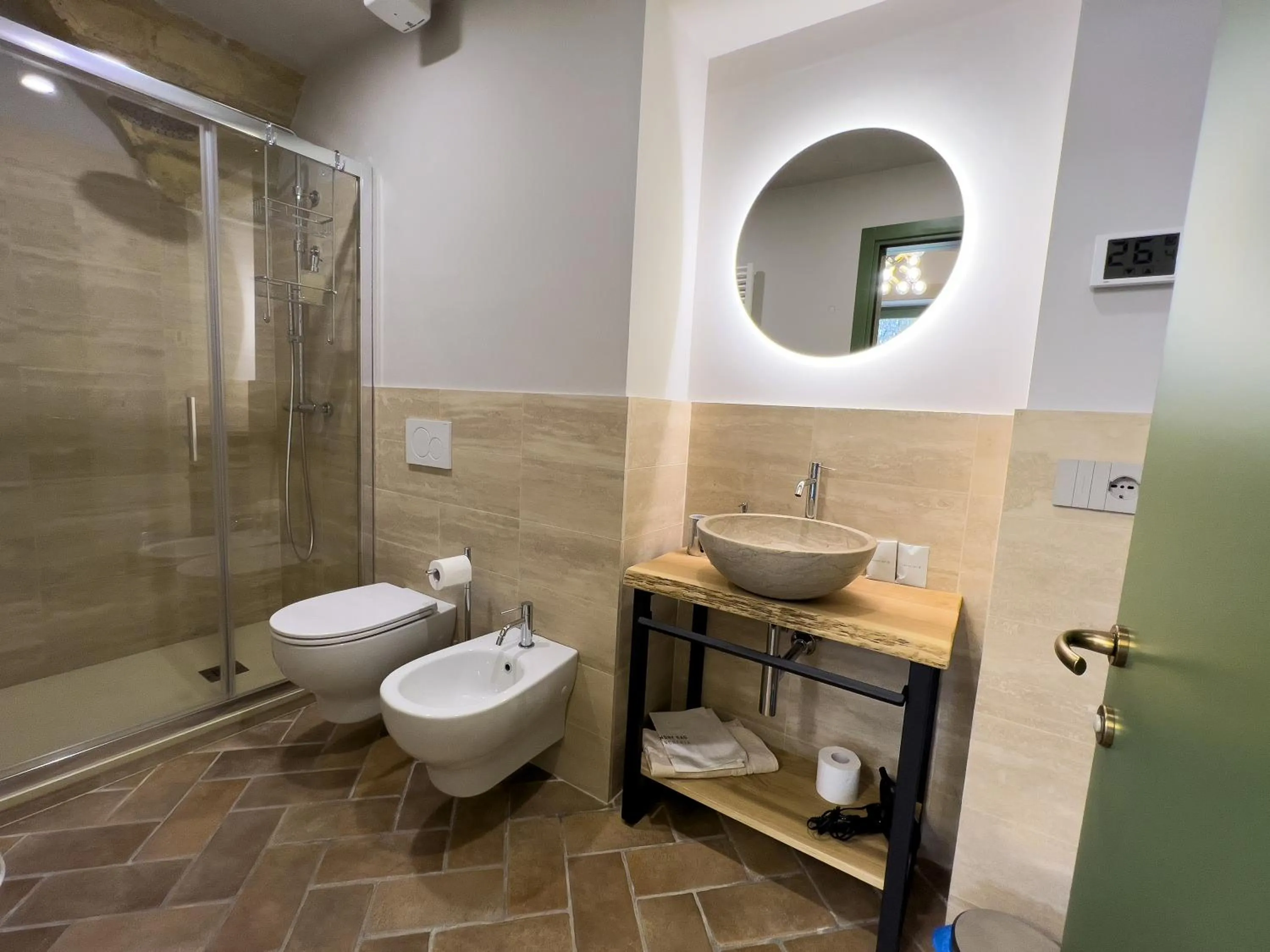 Shower in Relais Cocci Grifoni - Panoramic Wine Resort