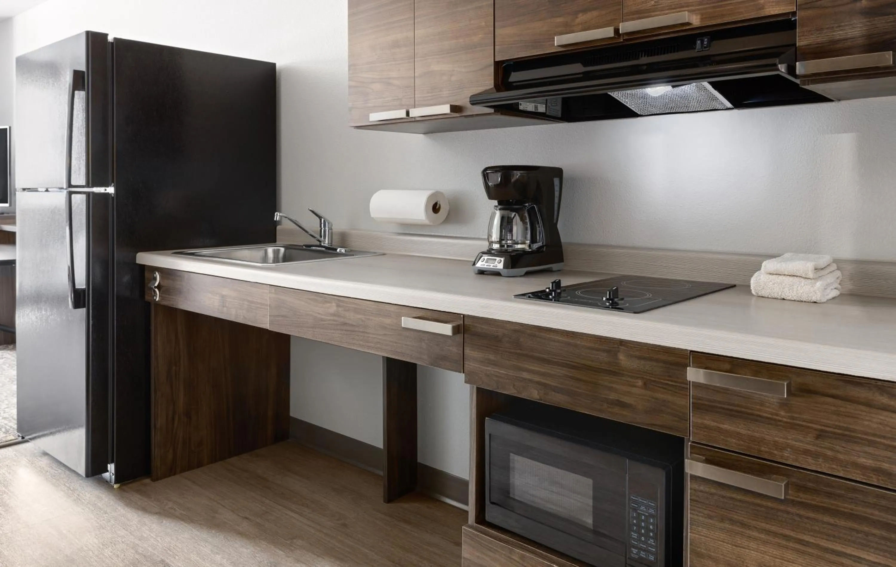 Kitchen or kitchenette in My Place Hotel-Grand Rapids, MN
