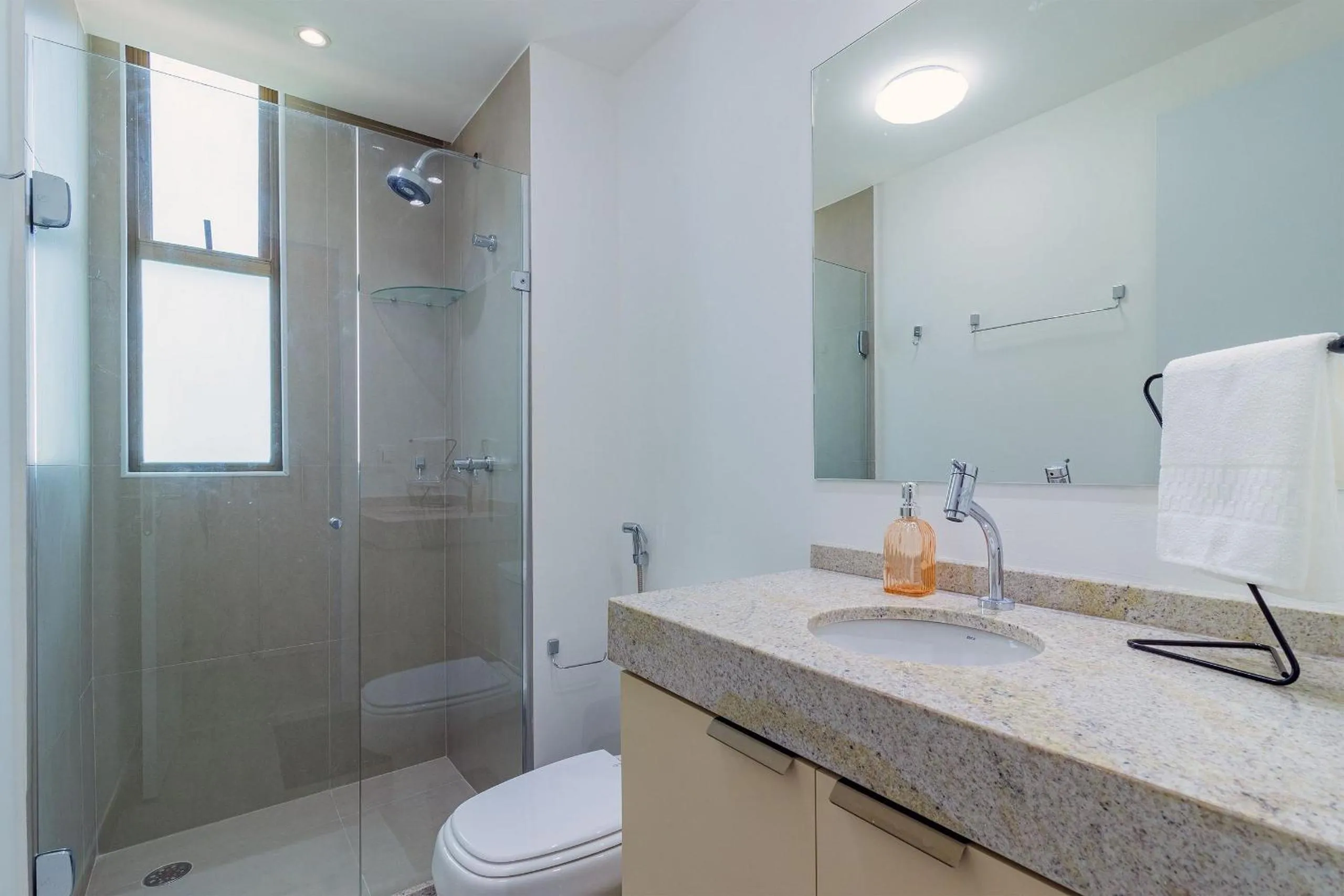 Bathroom in Rooftop.470 Recife by Carpediem