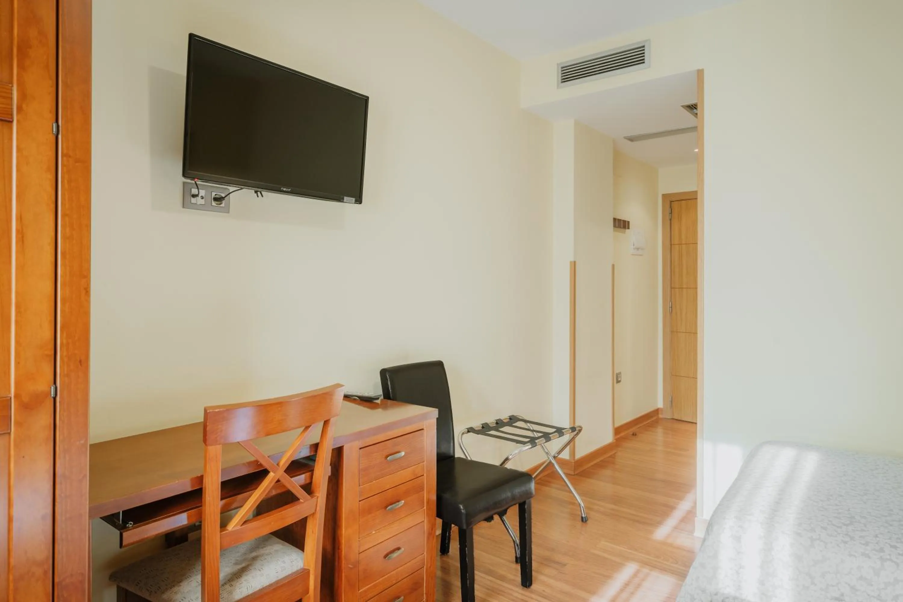 air conditioner in Hotel Reina Isabel