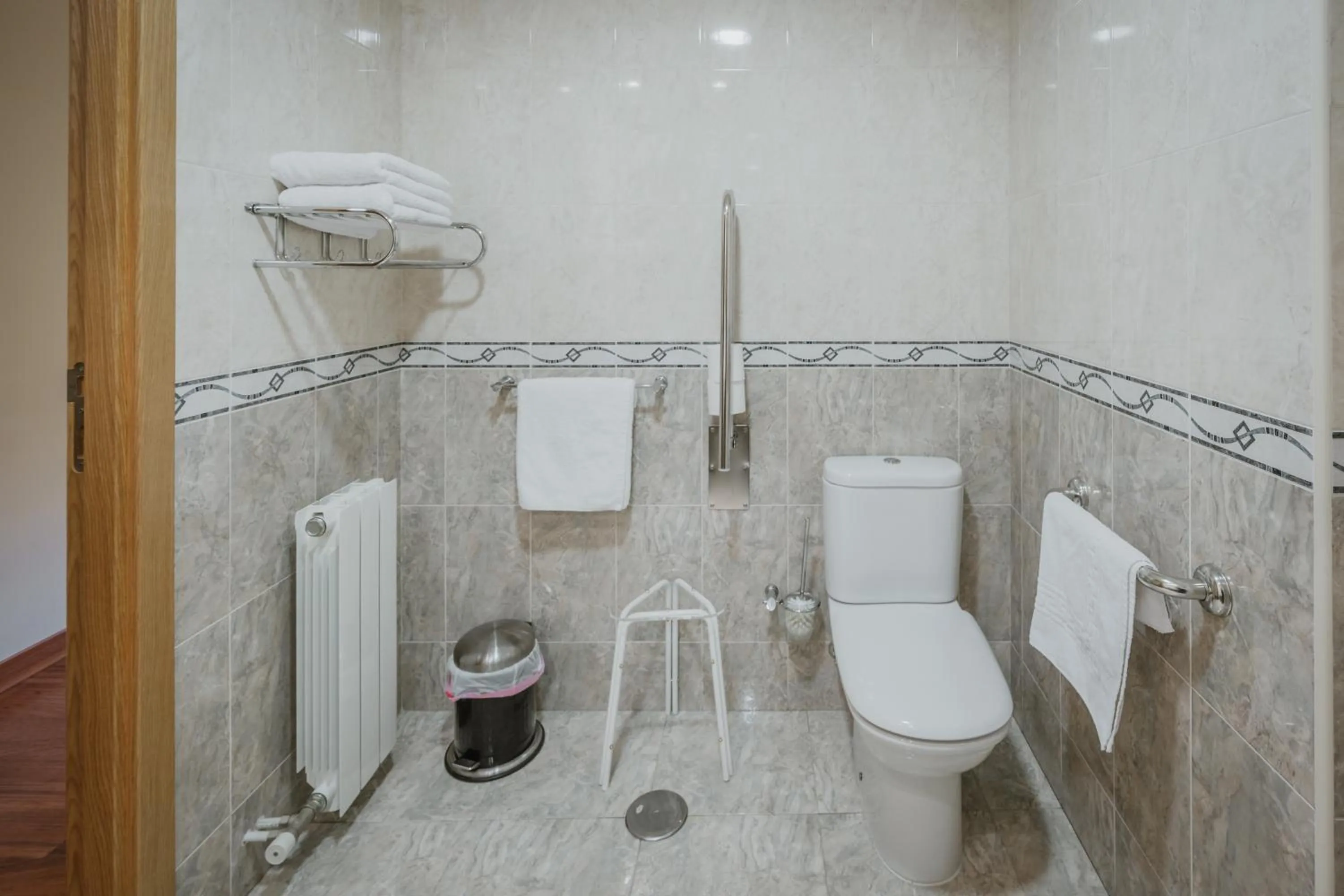 Toilet in Hotel Reina Isabel