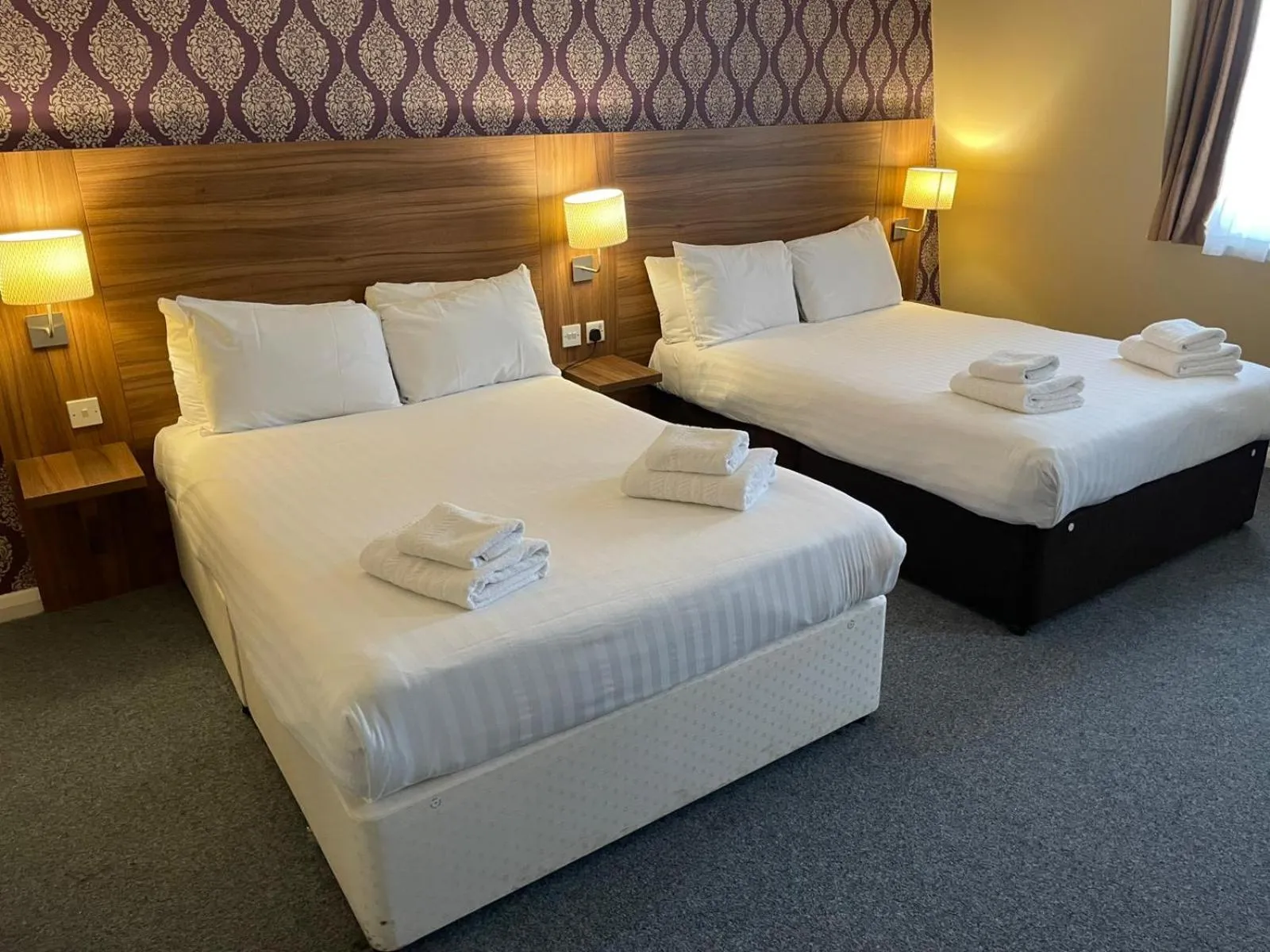 Bed in City Continental London Kensington