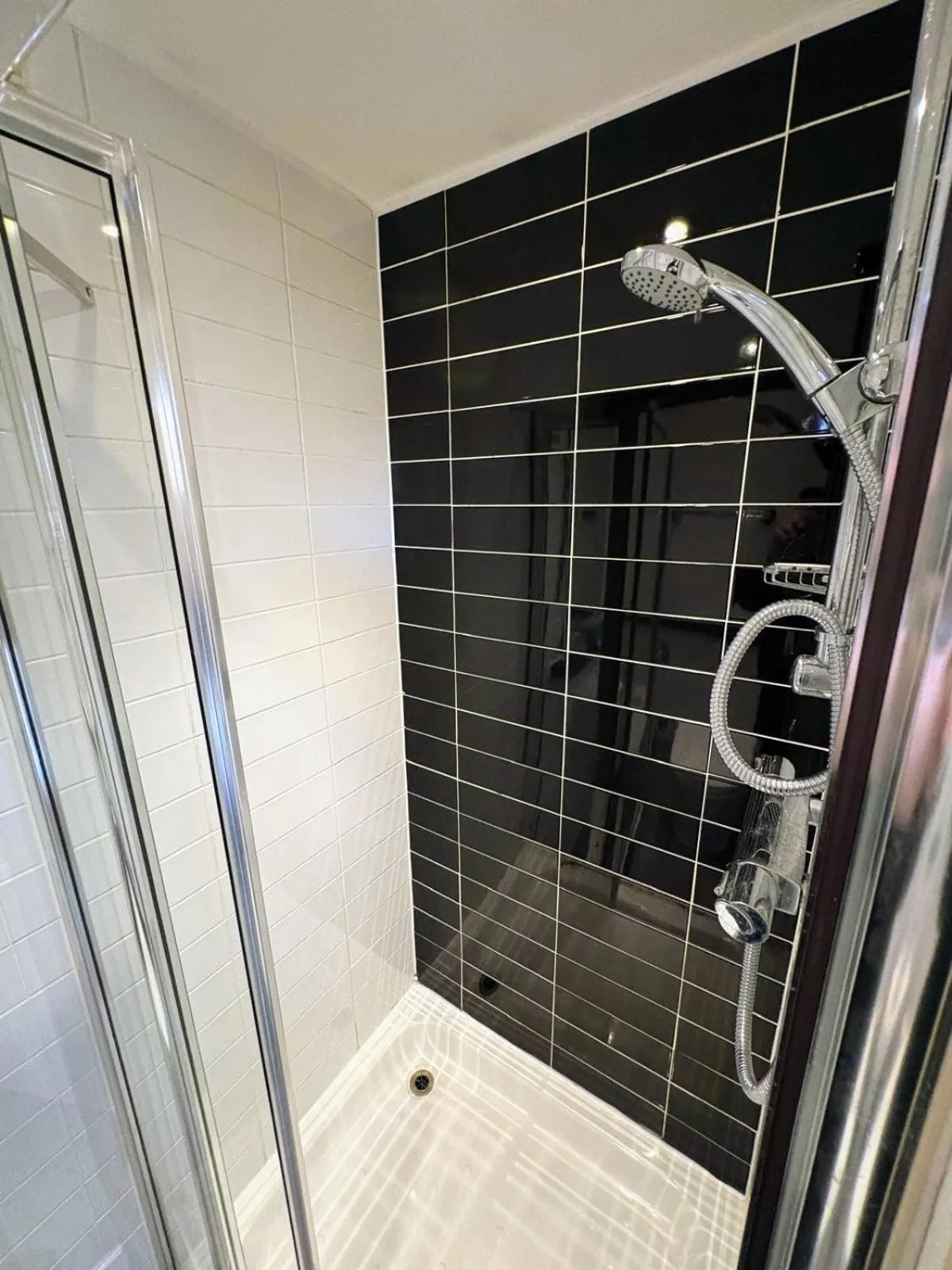 Shower in City Continental London Kensington