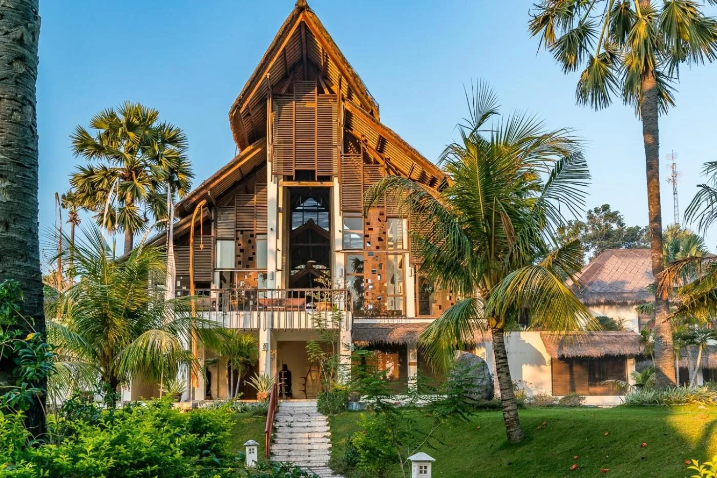 Facade/entrance in Siddhartha Oceanfront Resort & Spa Bali