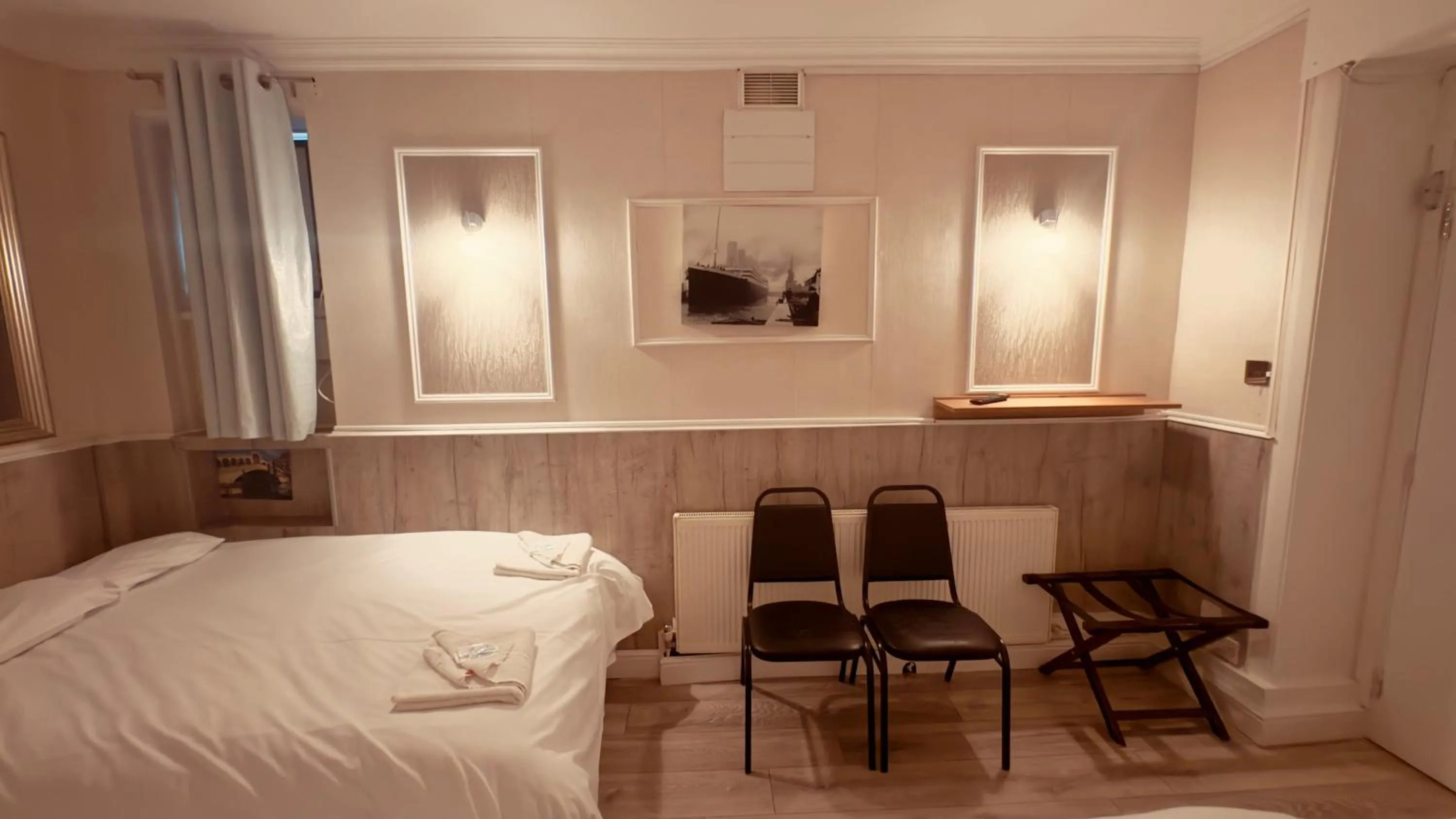 Bed in Earls Court Hotel