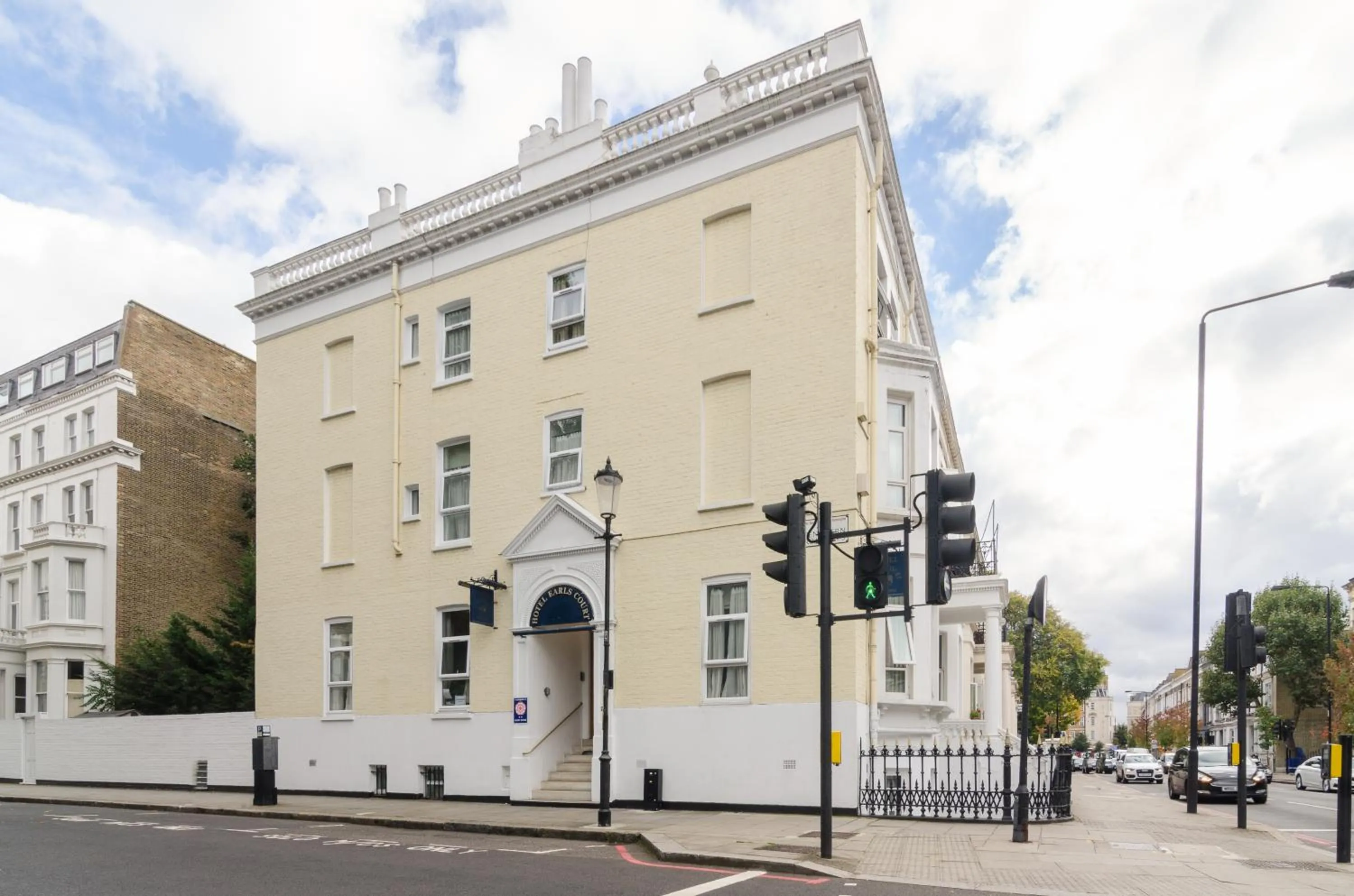 Facade/entrance in Earls Court Hotel