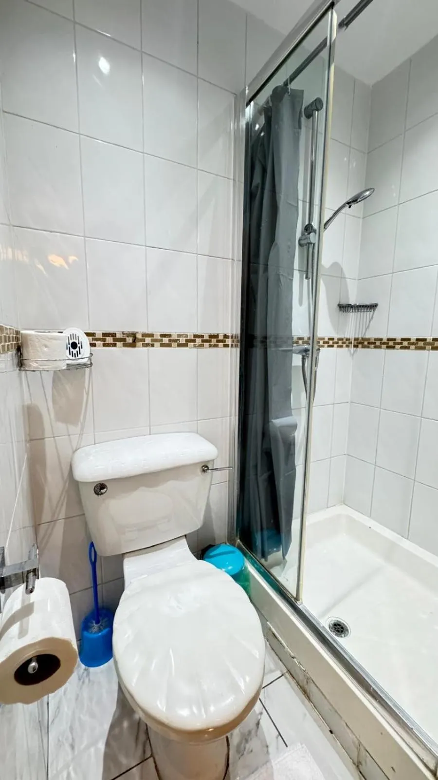 Shower in Earls Court Hotel