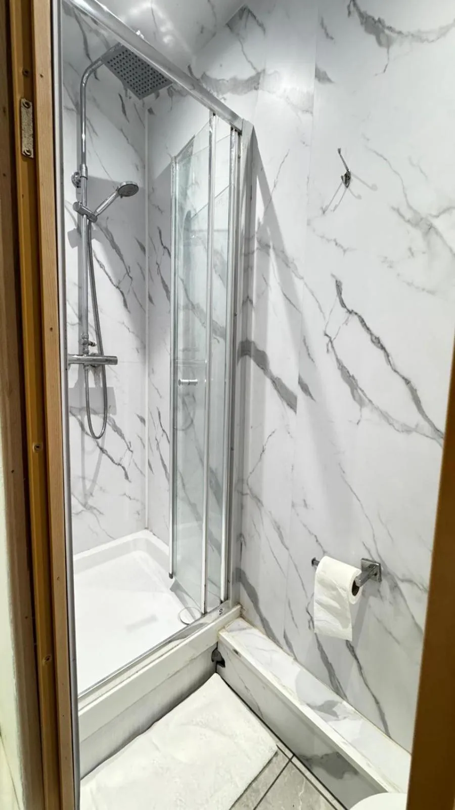 Shower in Earls Court Hotel
