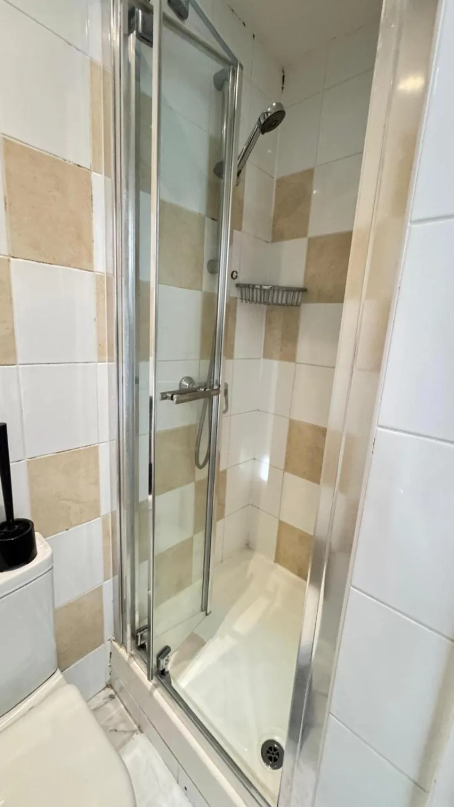 Shower in Earls Court Hotel