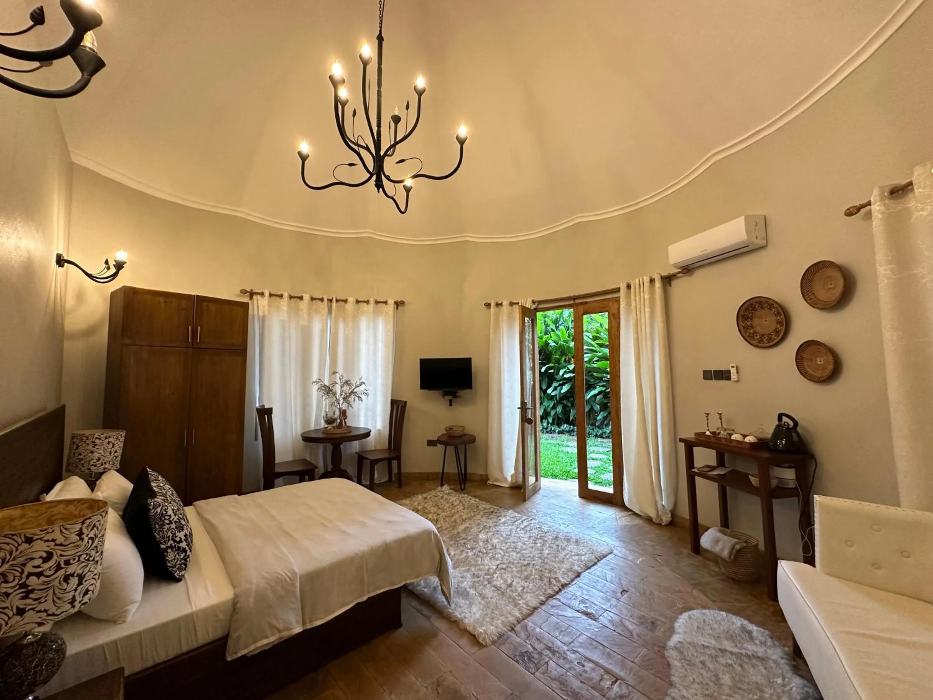 Bed in Tulivu Kilimanjaro Retreat