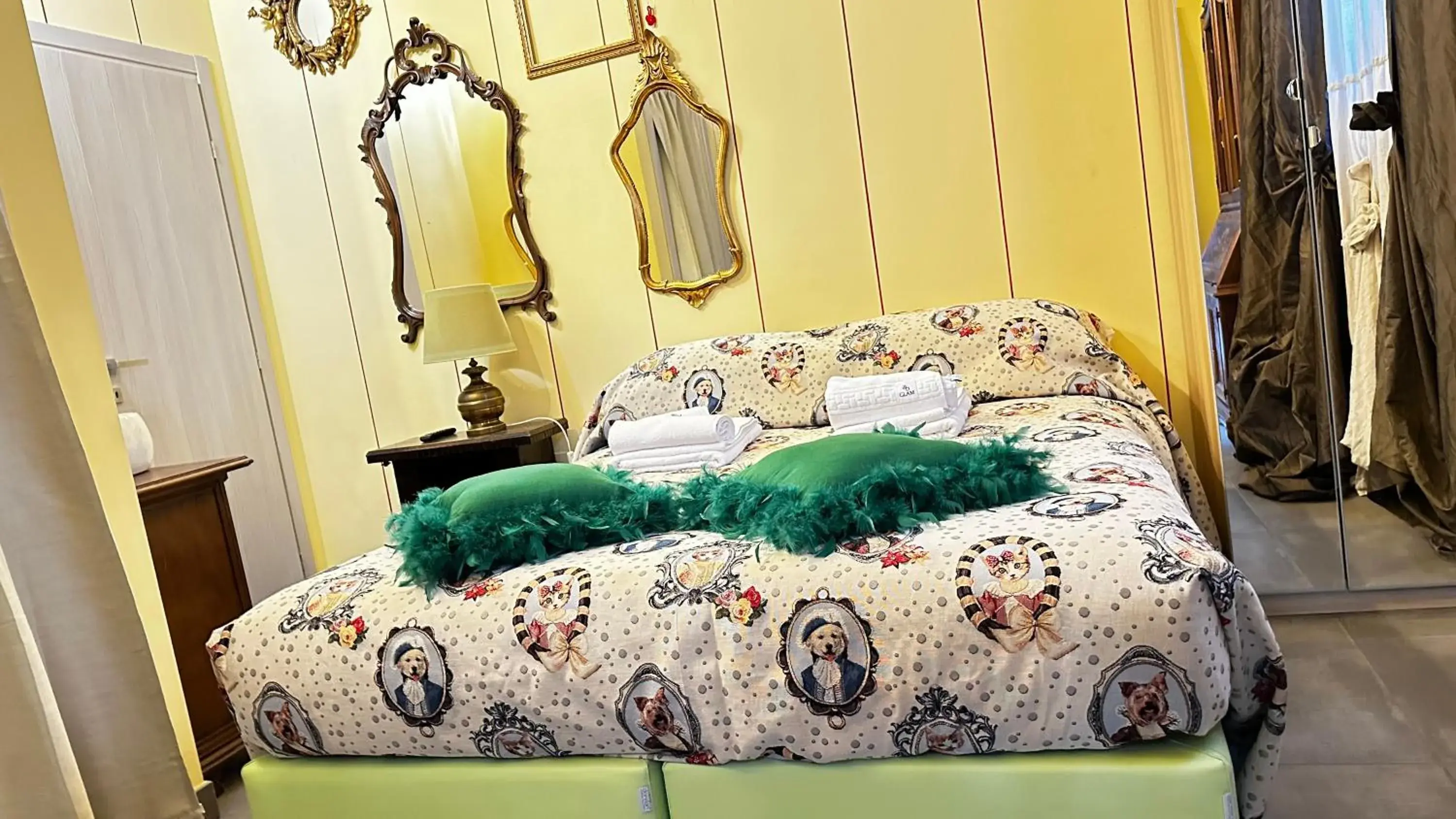 Double or Twin Room with Shower in AB Suite Bohèmien B&B Double or Twin Room with Shower in AB Suite Bohèmien B&B