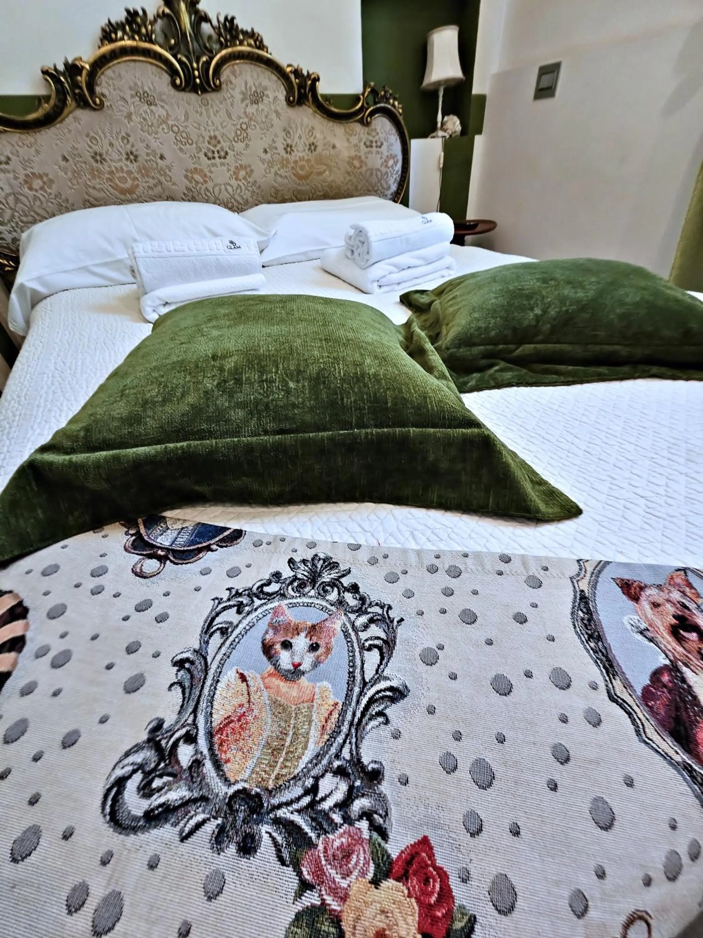 Bed in AB Suite Innovative Design B & B