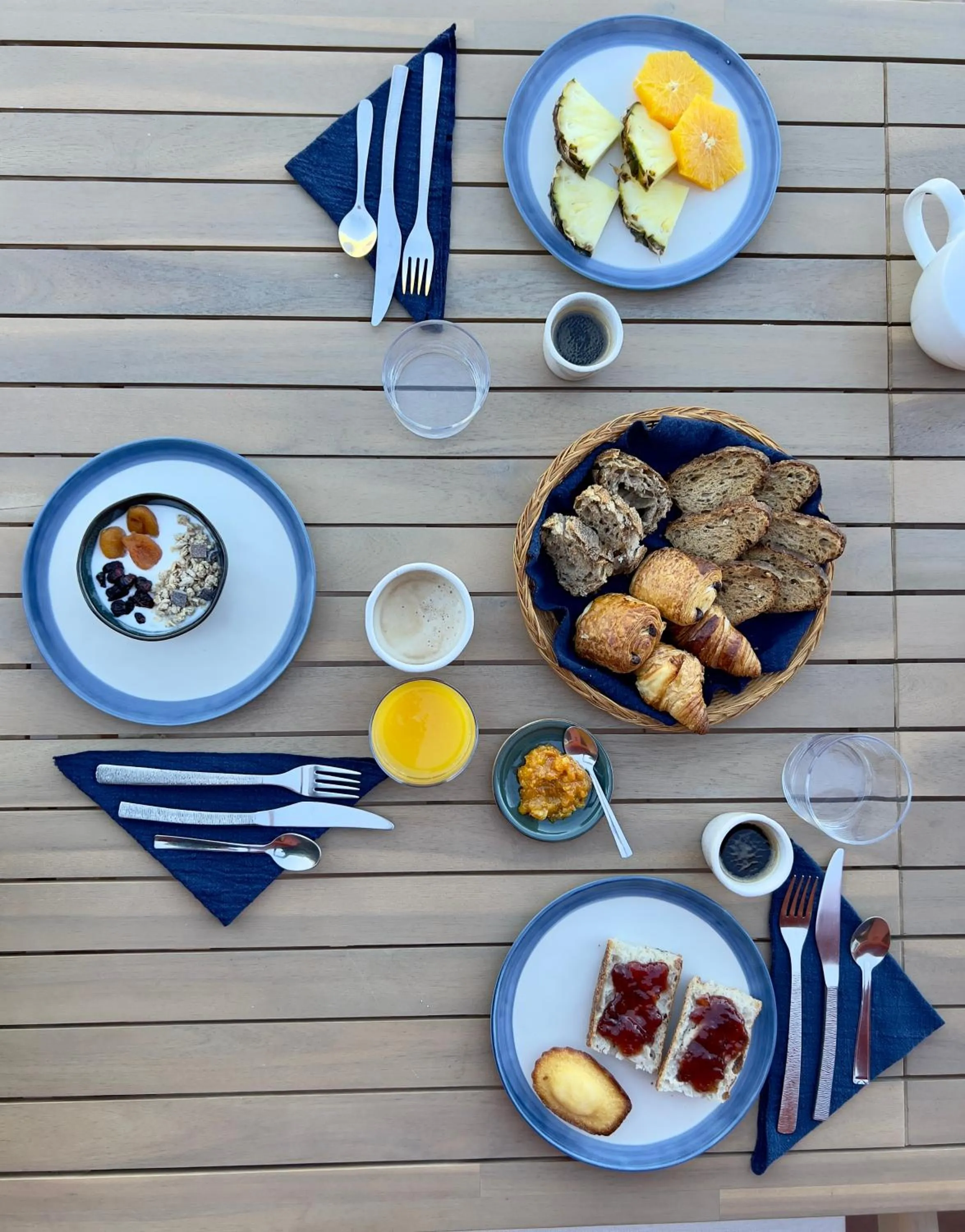 Patio in Hôtel CASABELLA Cannes Mouans Sartoux