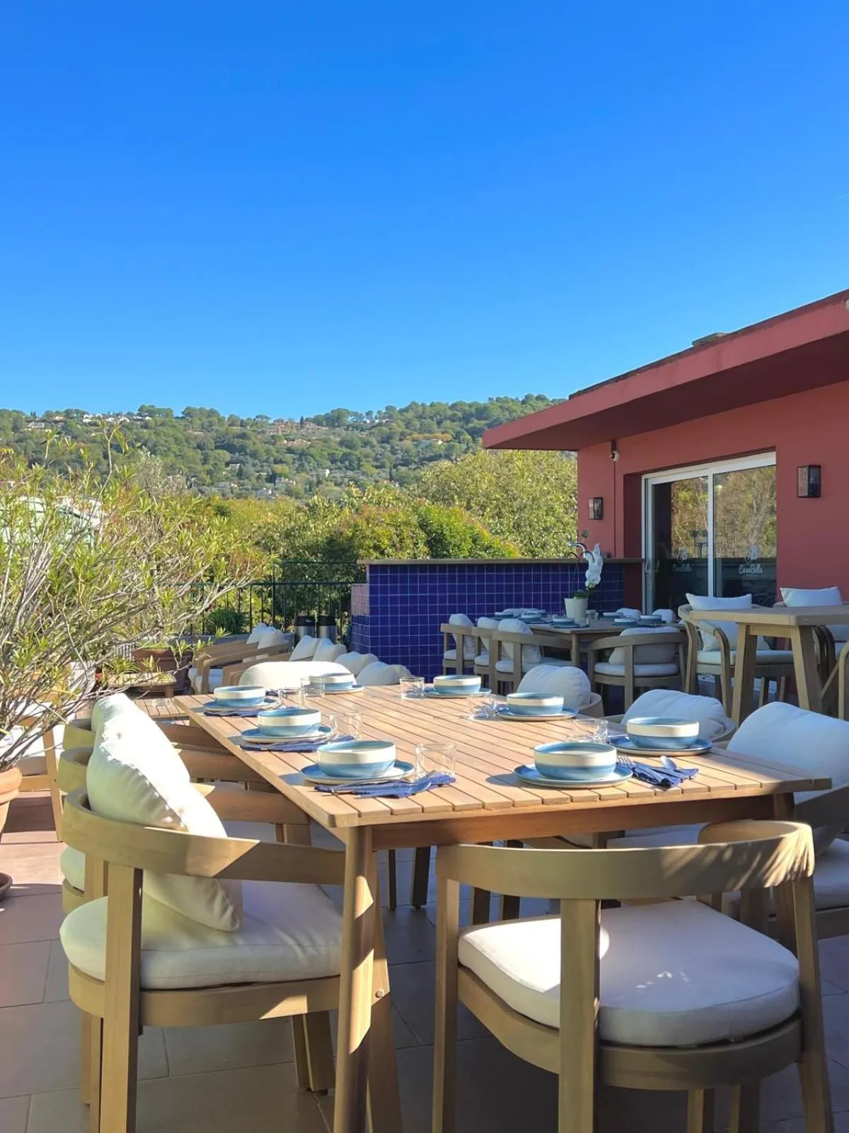 Patio in Hôtel CASABELLA Cannes Mouans Sartoux