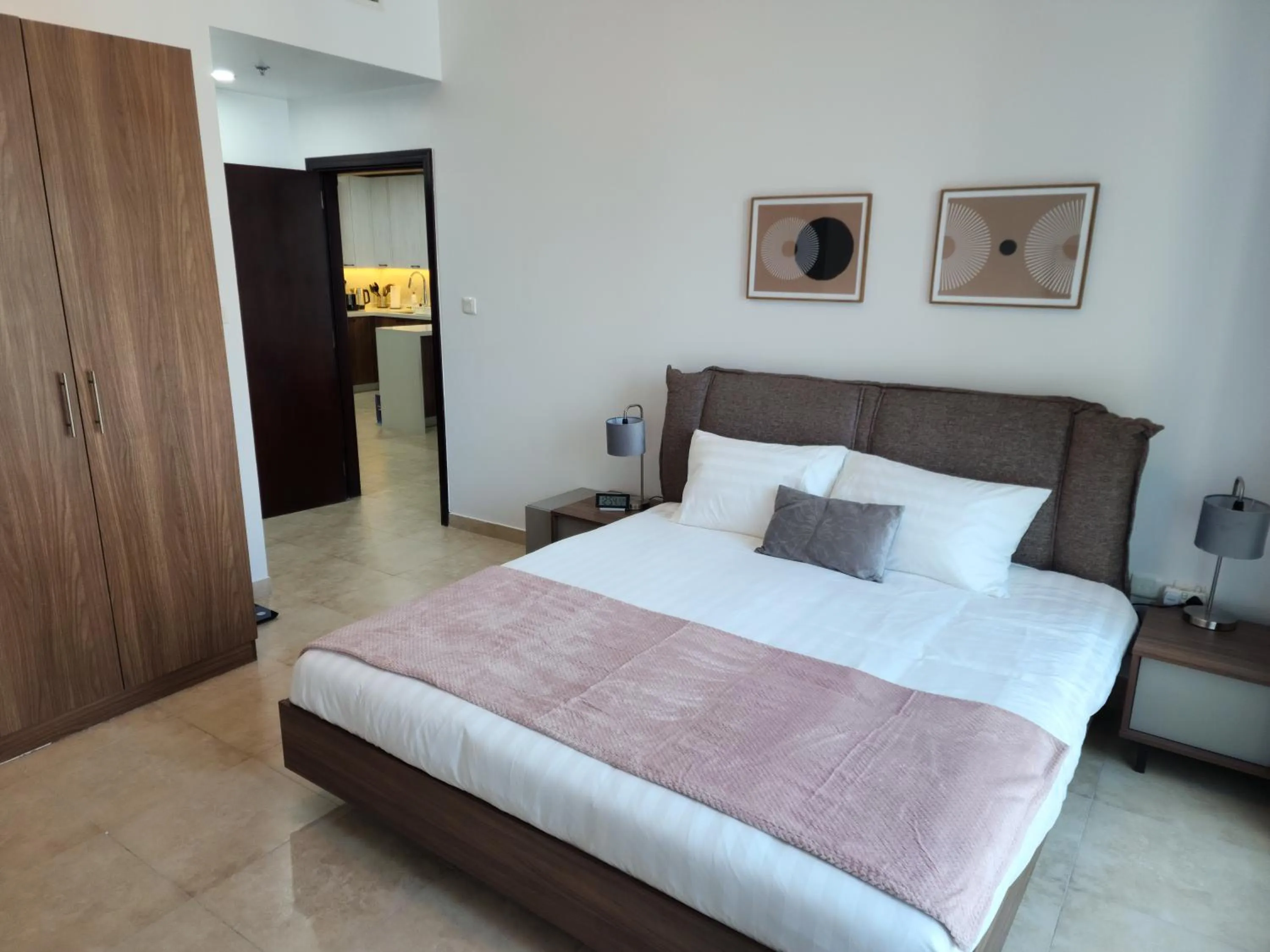 Bed in Preatoni Tower - JLT by Golden Casa