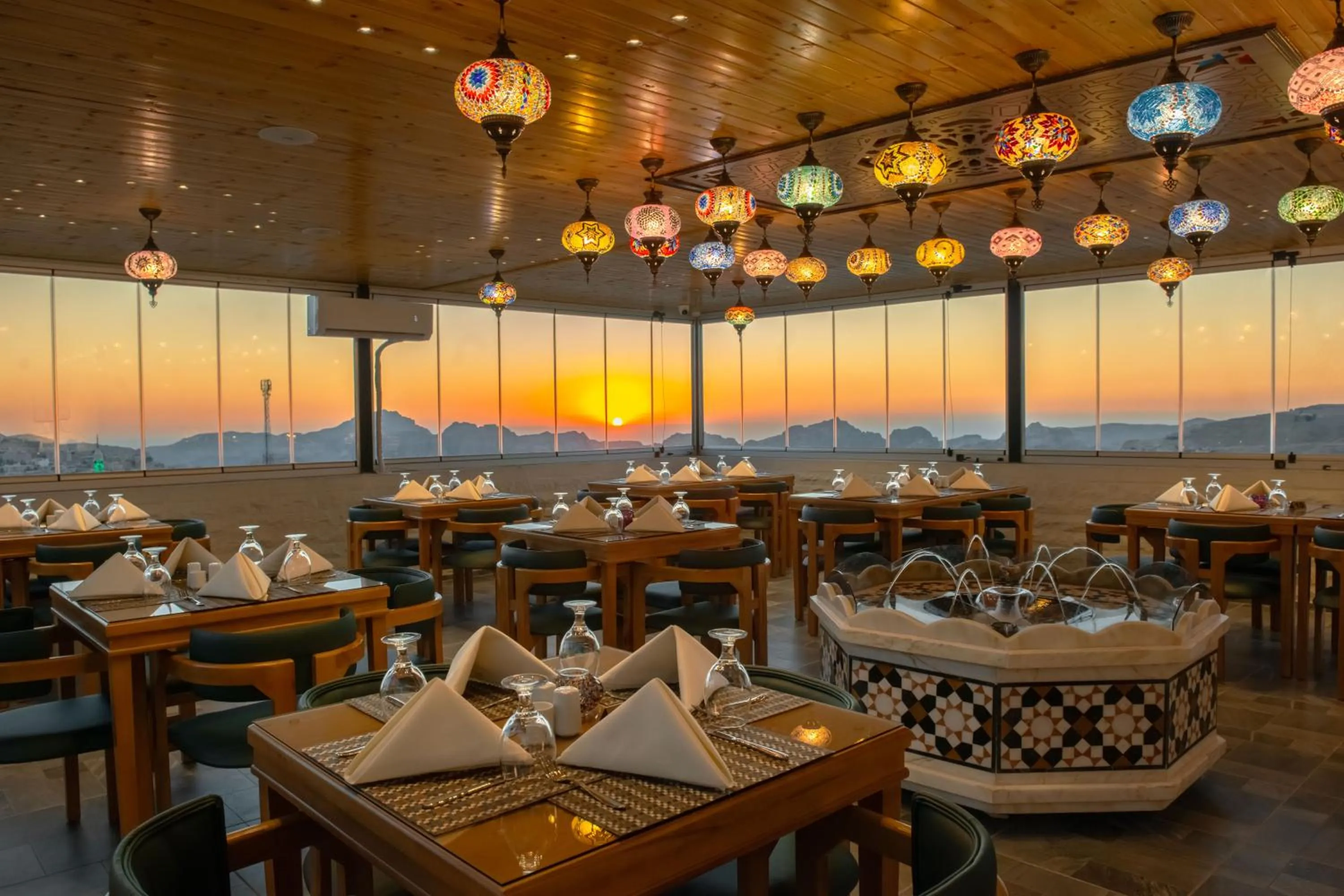 Restaurant/places to eat in Petra Bermudez Hotel