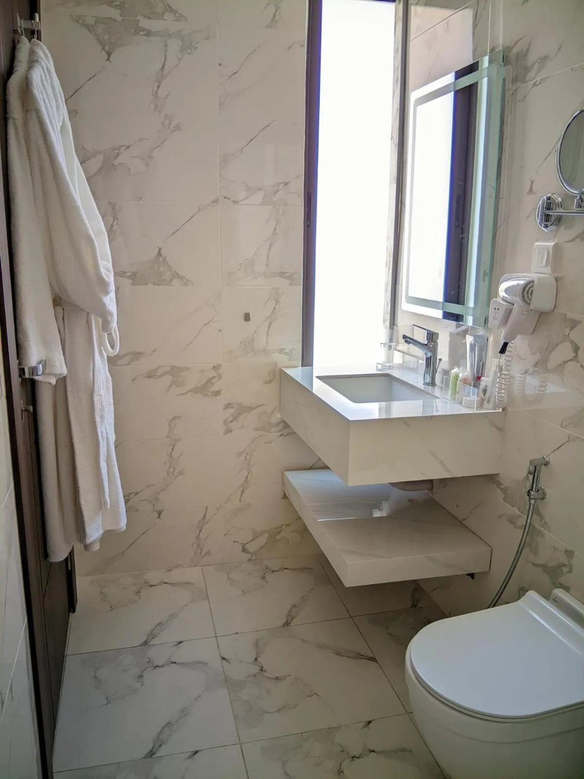 Shower in Petra Bermudez Hotel