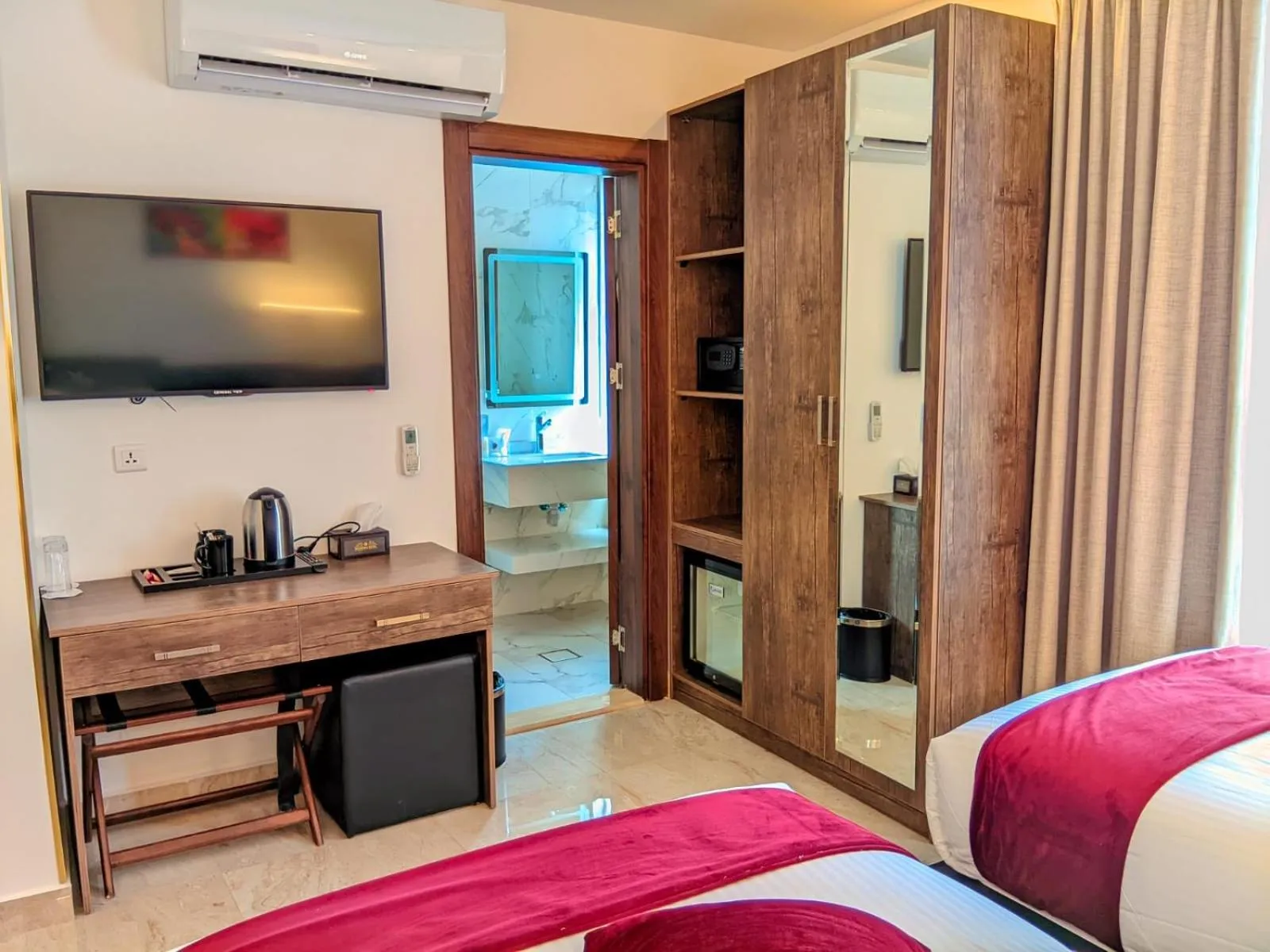 Bed in Petra Bermudez Hotel