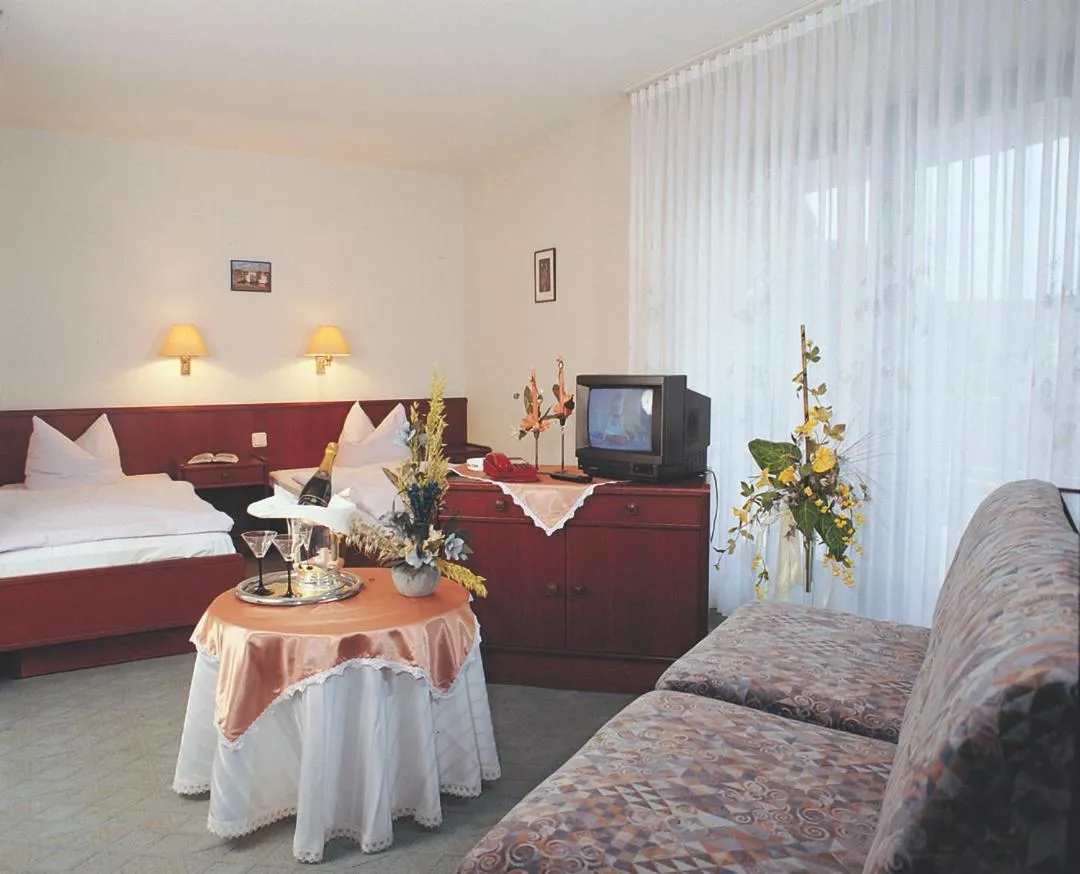 Photo of the whole room, Bed in Hotel Zur Schmiede