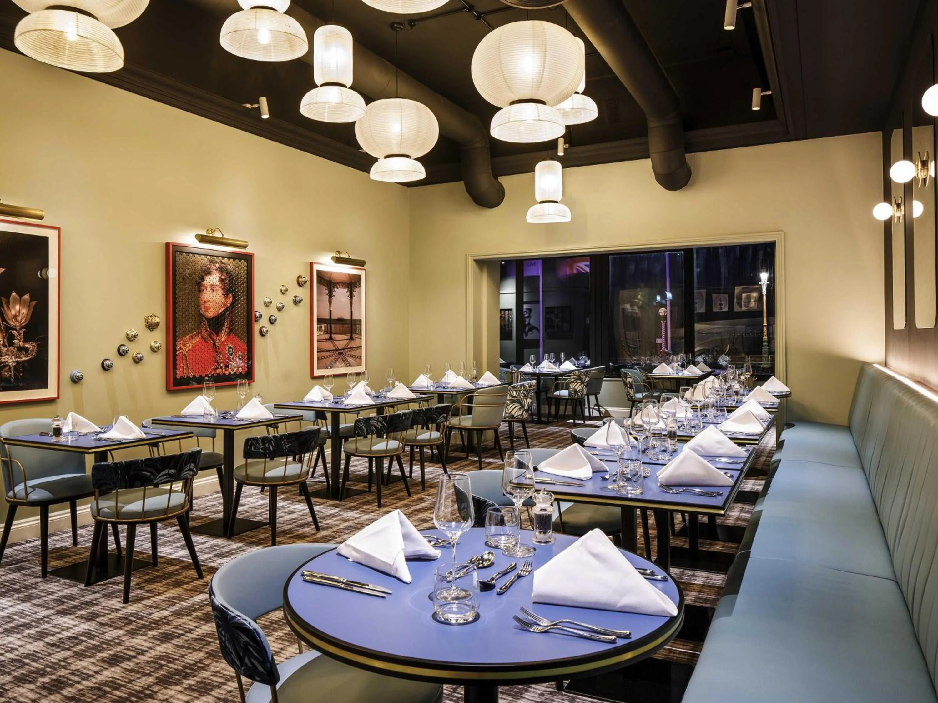 Restaurant/places to eat in Mercure Brighton Seafront Hotel