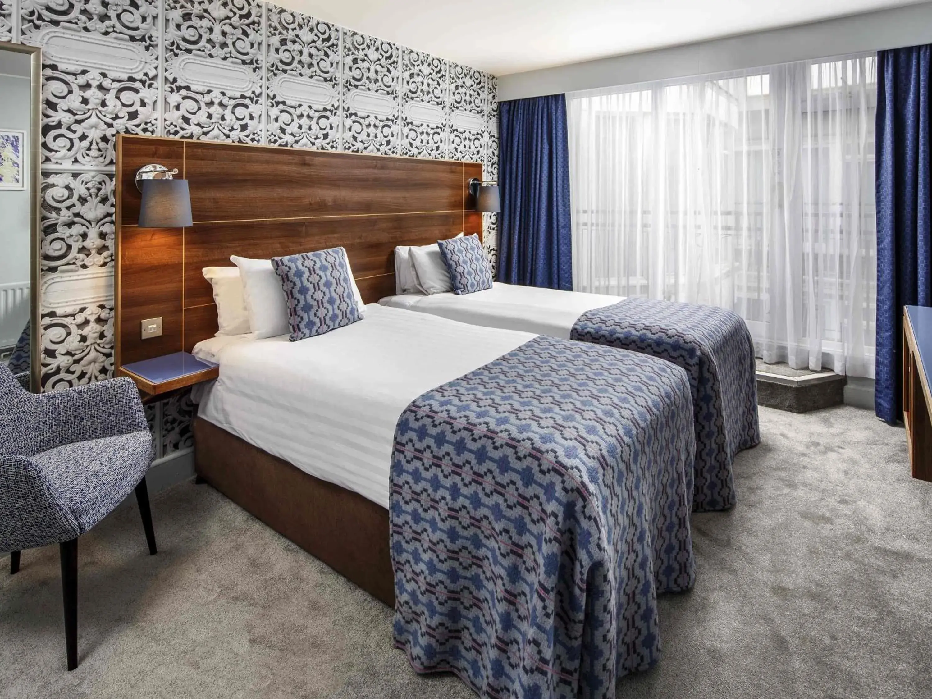 Classic Twin Room Inland View in Mercure Brighton Seafront Hotel Classic Twin Room Inland View in Mercure Brighton Seafront Hotel