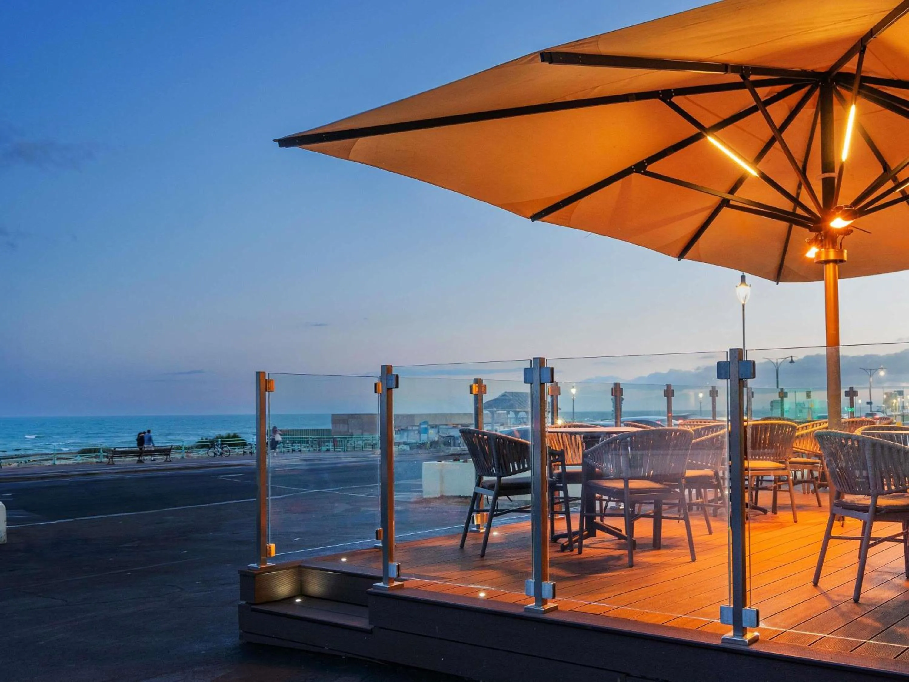 Restaurant/places to eat in Mercure Brighton Seafront Hotel