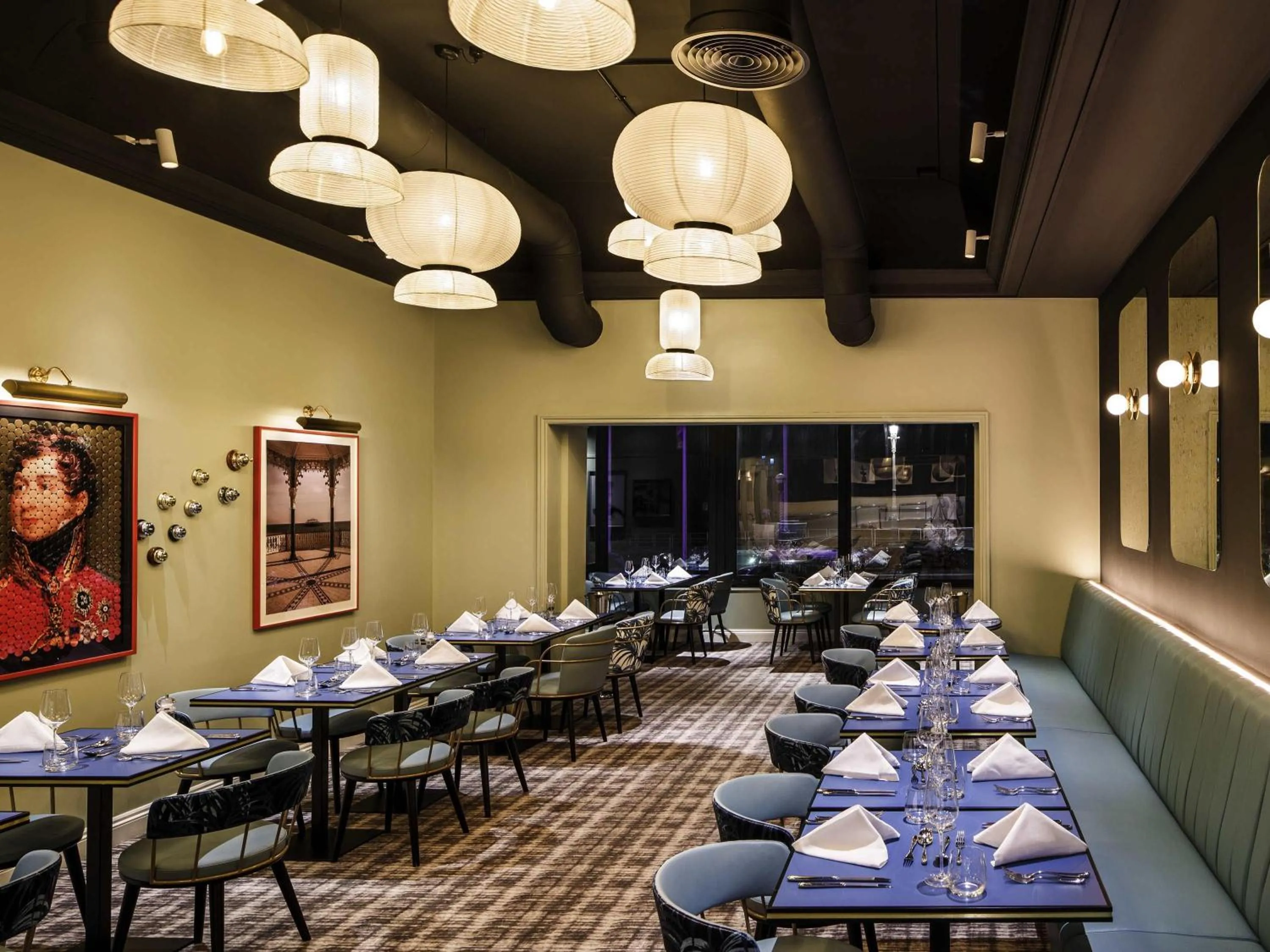 Restaurant/places to eat in Mercure Brighton Seafront Hotel