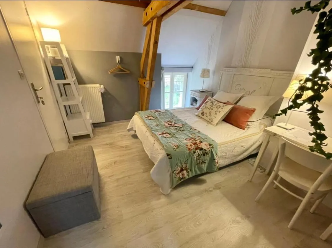 Bed in La Balastière