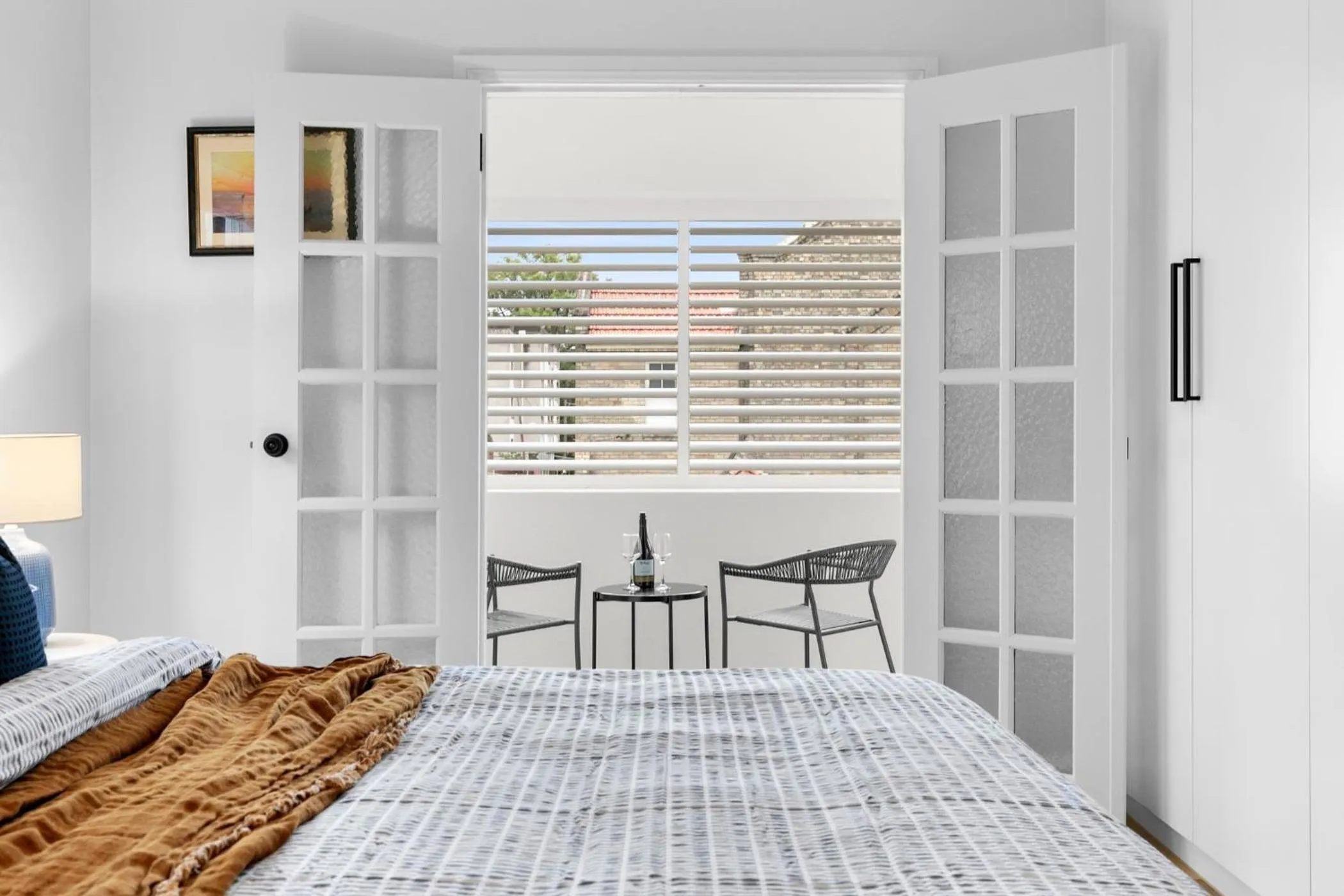 Bedroom, Bed in Hamilton Lodge Apartments by Urban Rest