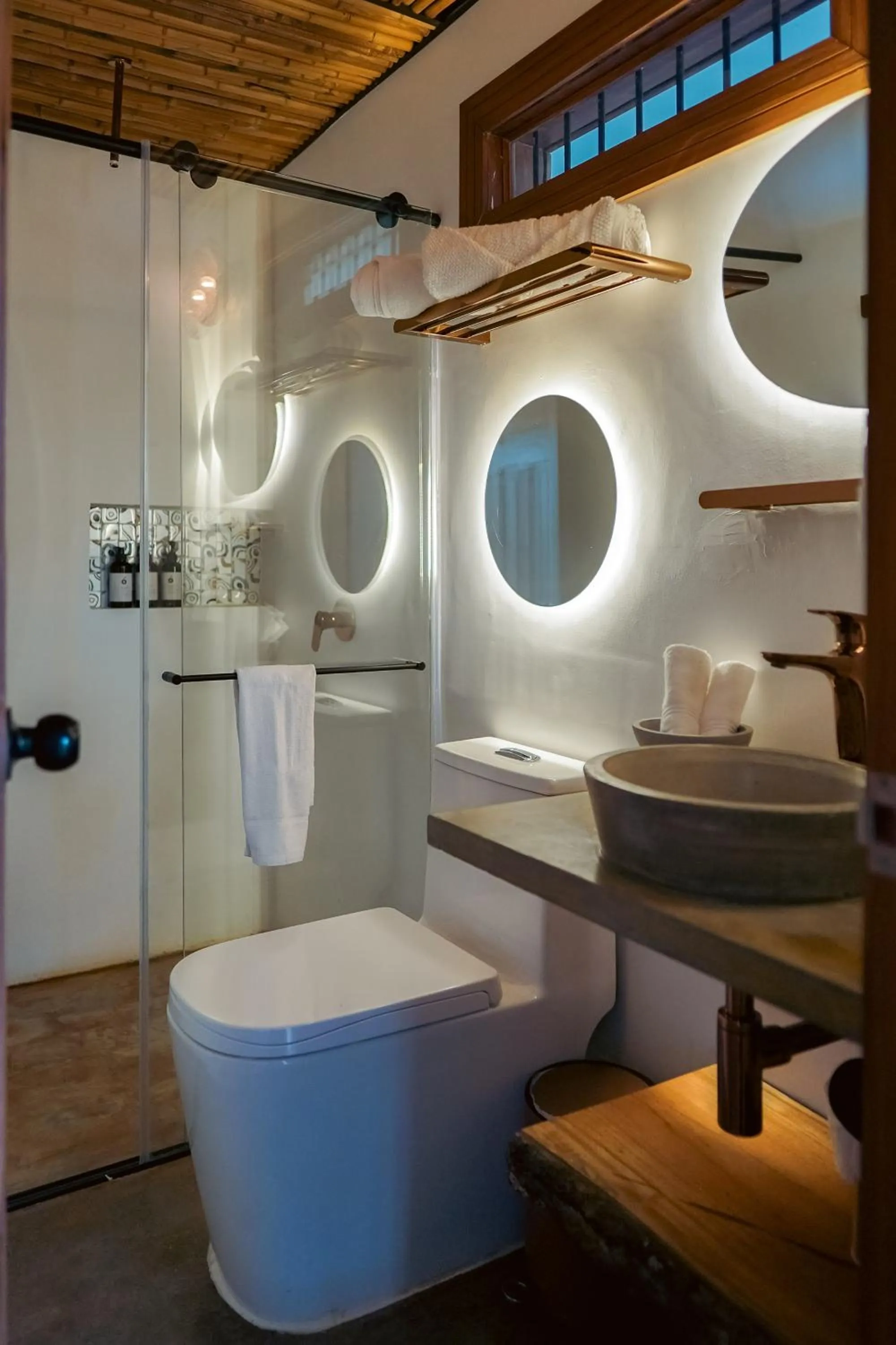 Toilet in Cannatel Exclusive Hotel