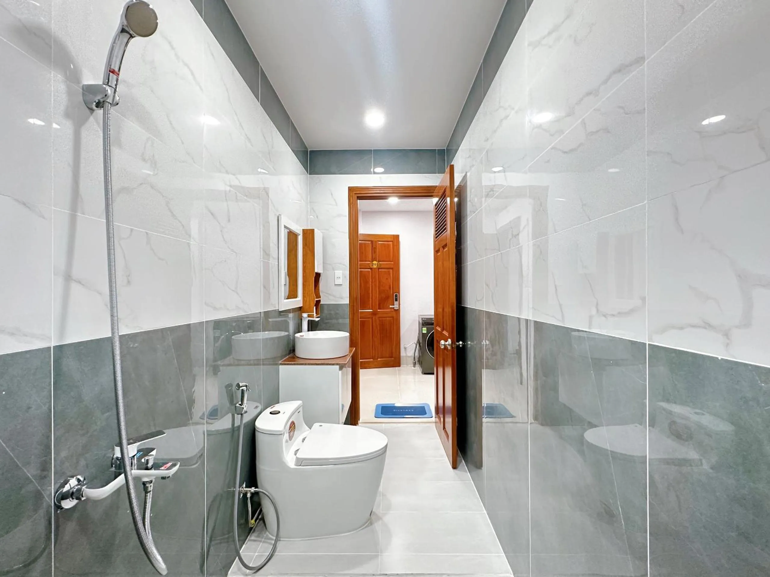 Shower in Milanesa Hotel and Apartment