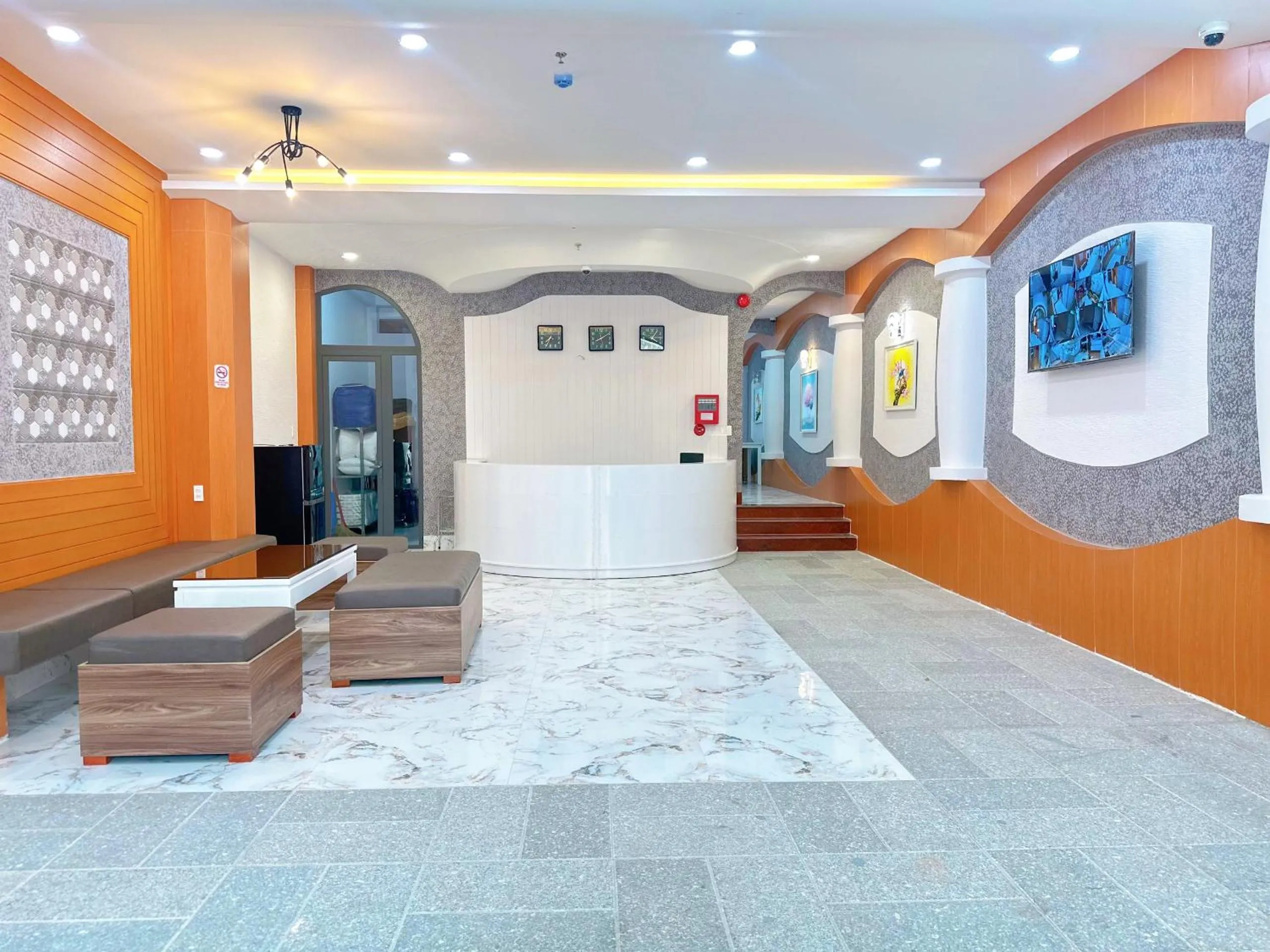 TV and multimedia in Milanesa Hotel and Apartment