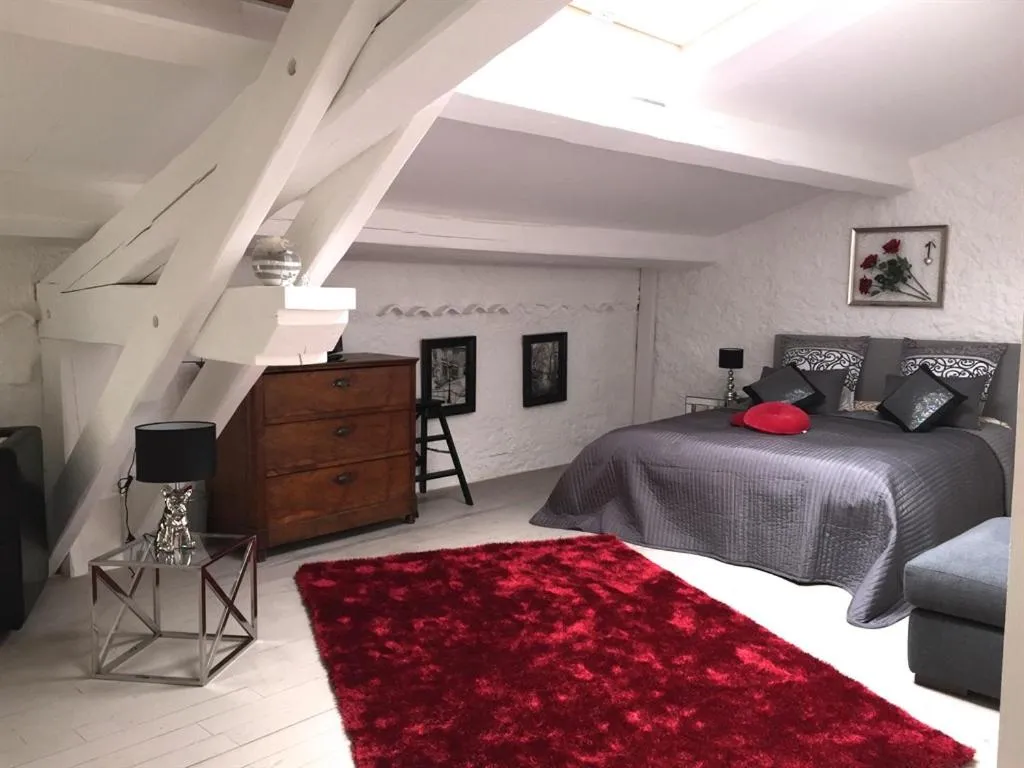 Bedroom, Bed in Clos de la Colombe