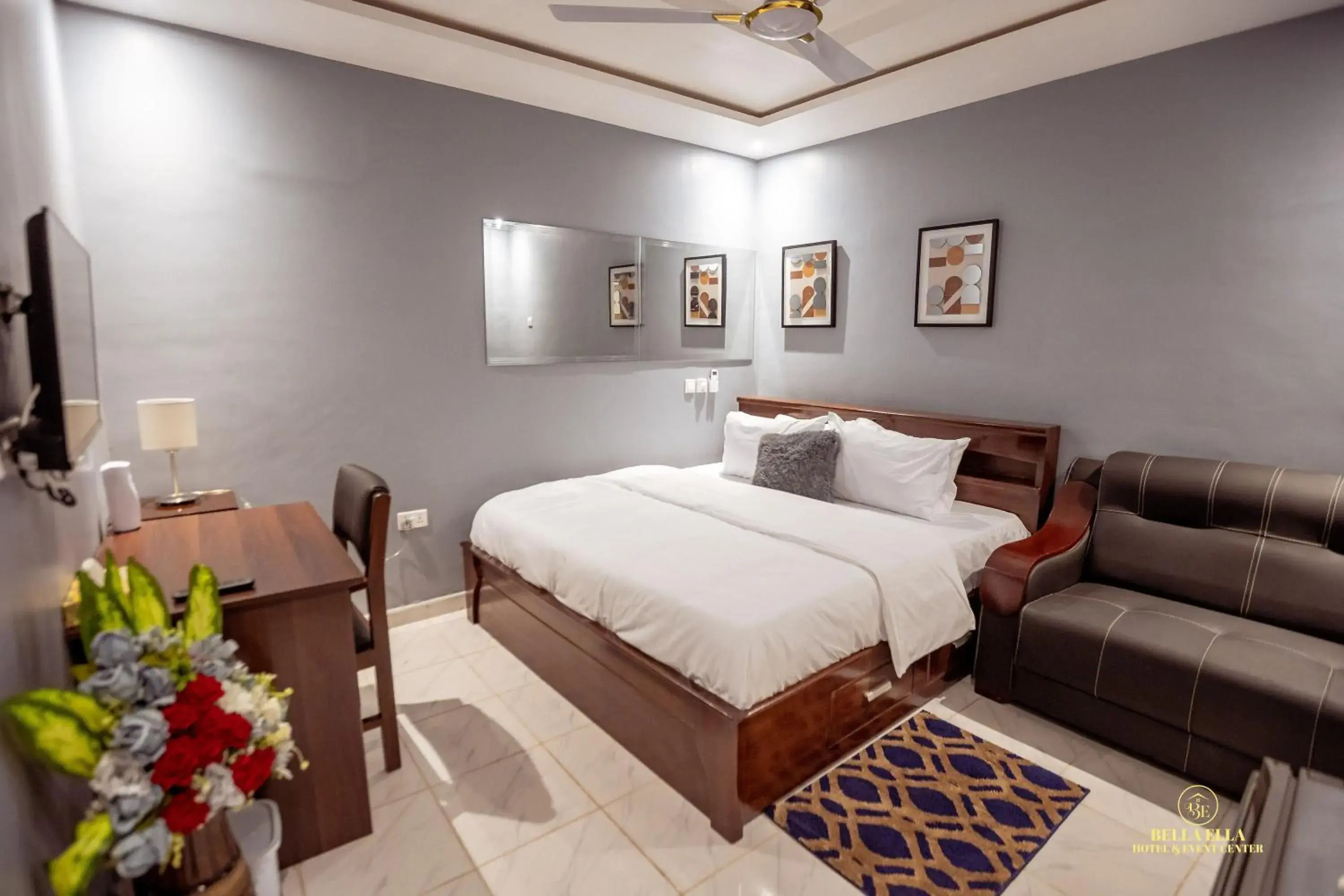 Deluxe Room in Bella Ella Hotel & Event Center Deluxe Room in Bella Ella Hotel & Event Center