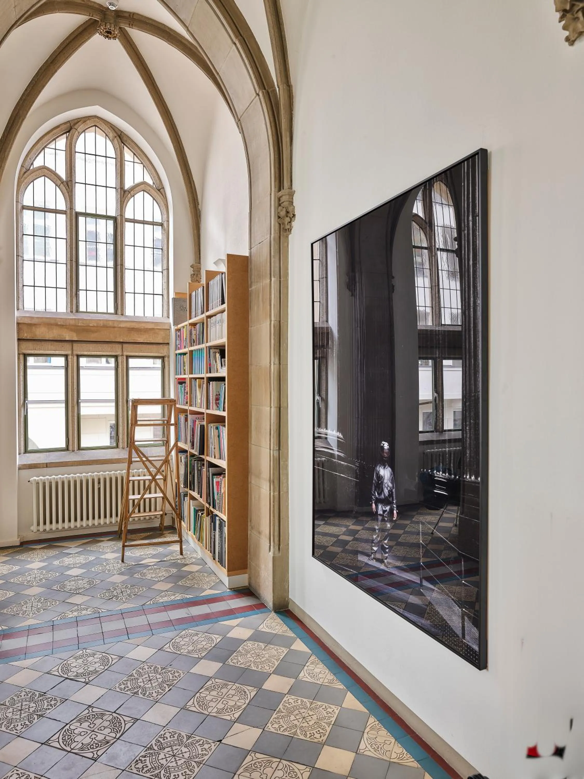 Library in THE QVEST hideaway