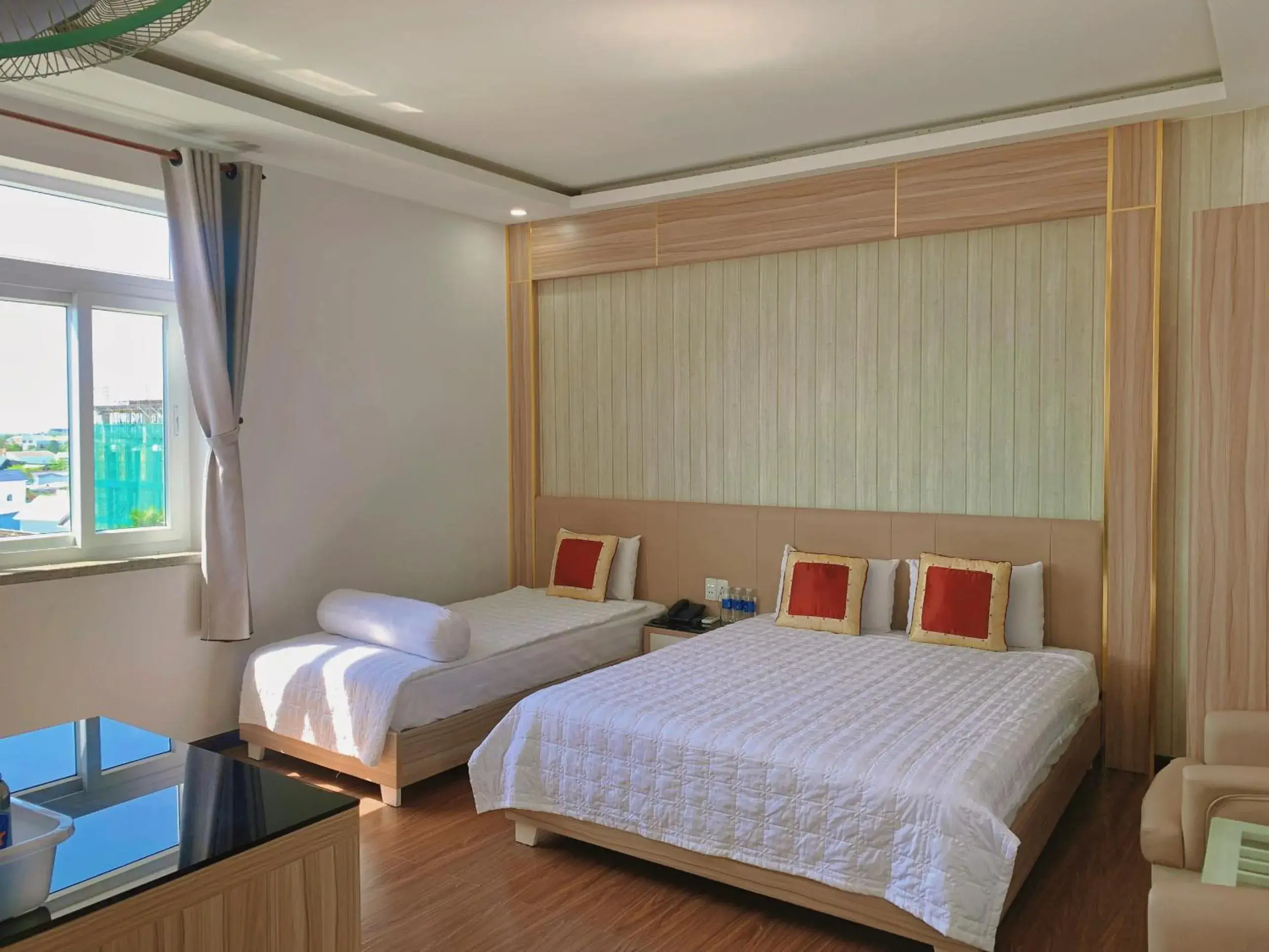 Deluxe Triple Room in Thuan Phat House Soc Trang Deluxe Triple Room in Thuan Phat House Soc Trang