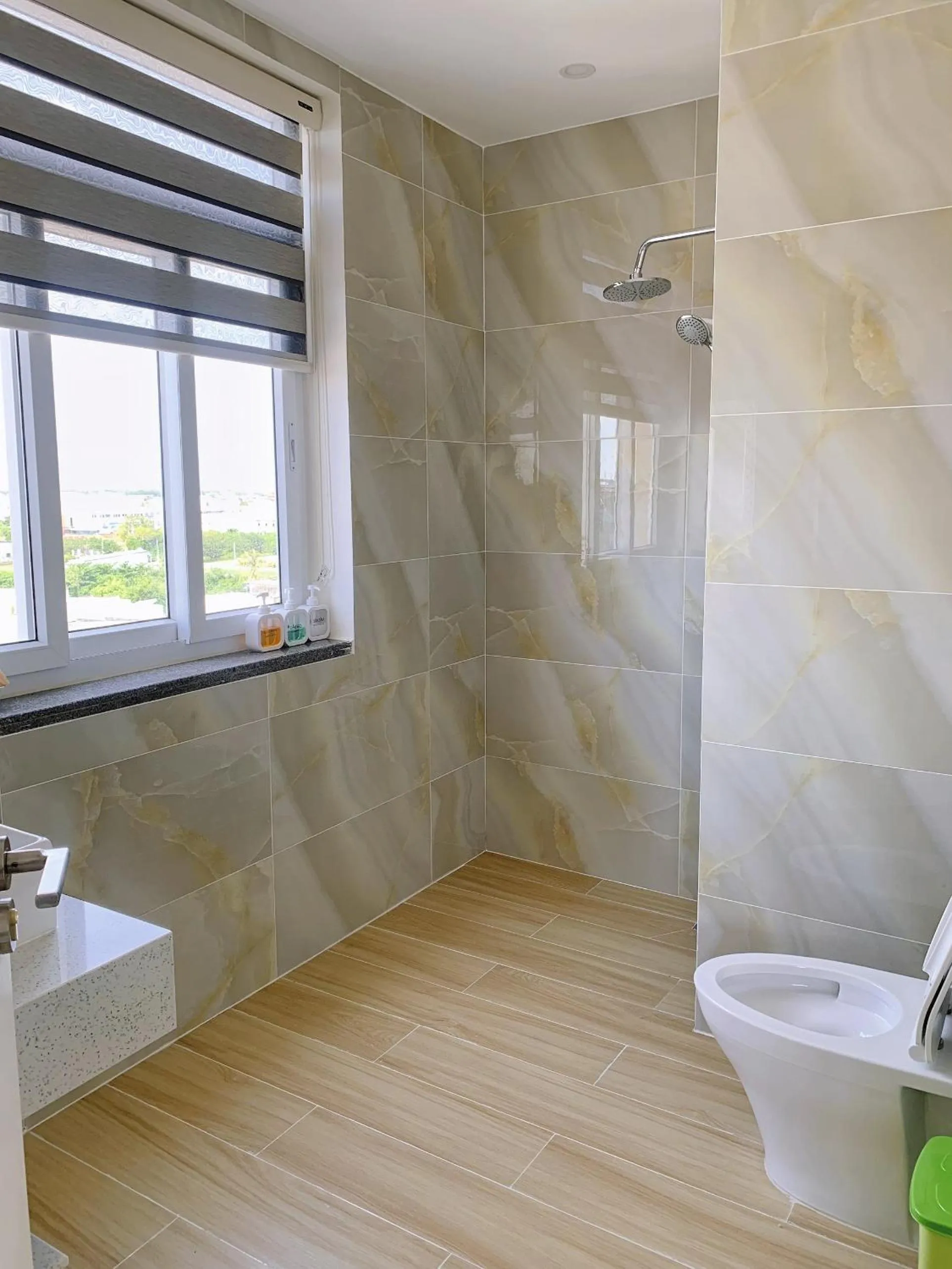 Shower in Thuan Phat House Soc Trang