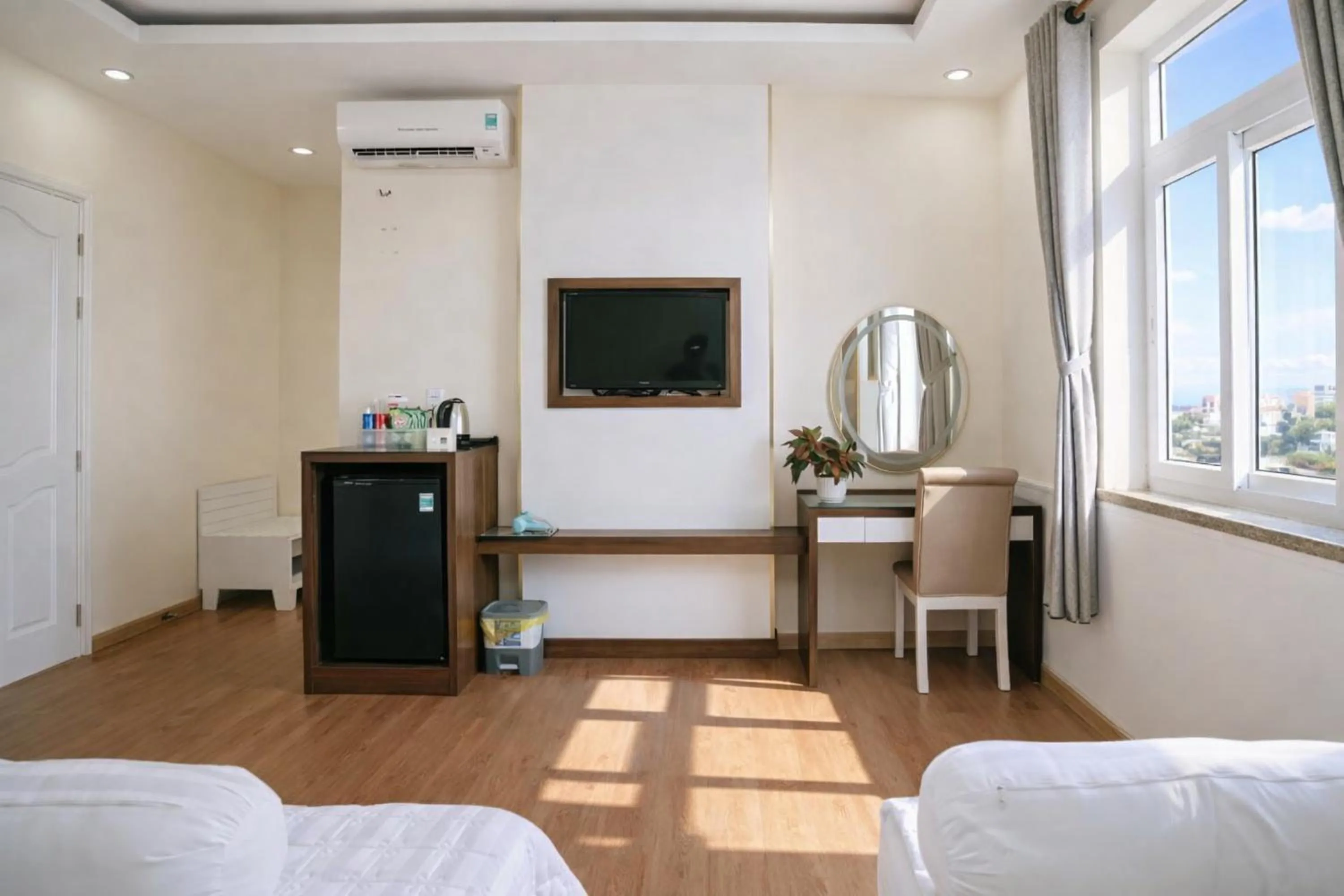 Photo of the whole room, Bed in Thuan Phat House Soc Trang